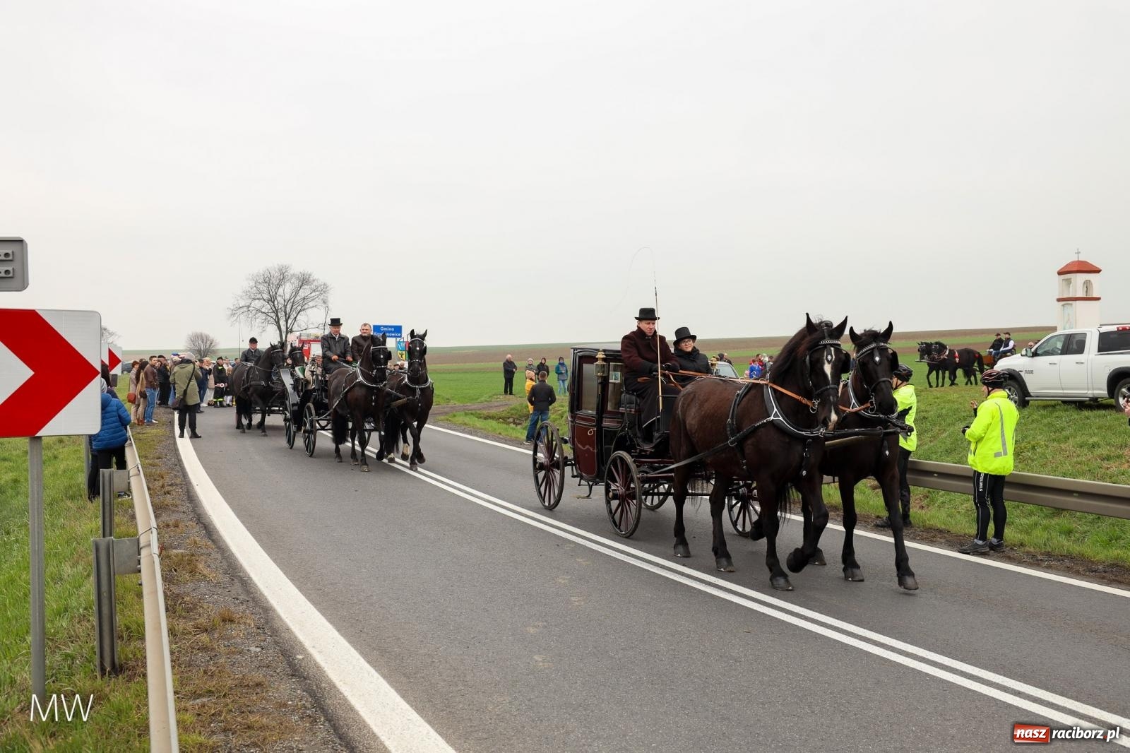Zdjęcie w galerii na portalu naszraciborz.pl: Ludzie i obrzędy. Przy świętym Urbanie na skraju Bieńkowic i Raciborza [FOTO] wiadomości z regionu