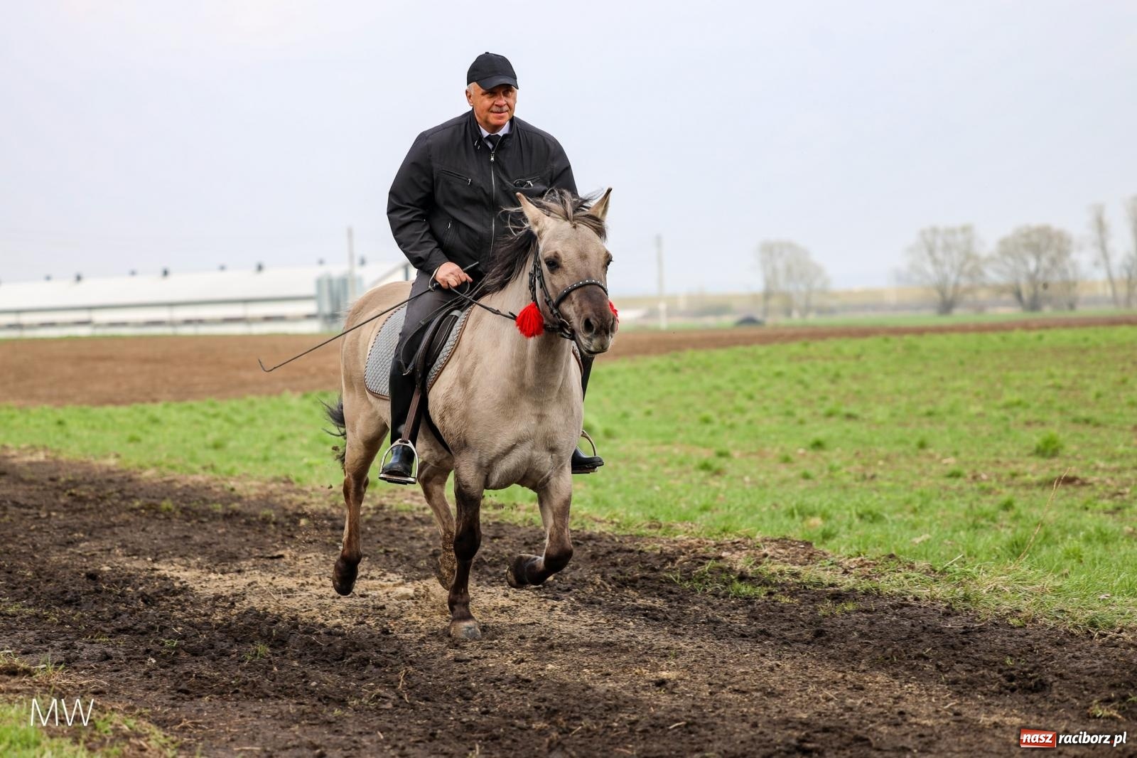 Zdjęcie w galerii na portalu naszraciborz.pl: Ludzie i obrzędy. Gonitwa wielkanocna w dorzeczu Psiny i Odry [FOTO] wiadomości z regionu