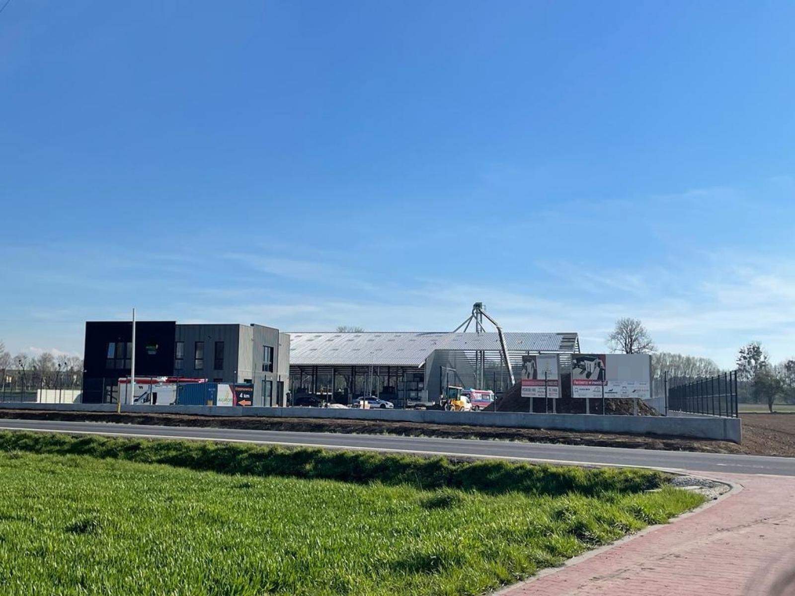 Zdjęcie w galerii na portalu naszraciborz.pl: Upadek z wysokości w Tworkowie. Nie żyje mężczyzna [FOTO i WIDEO] wiadomości z regionu