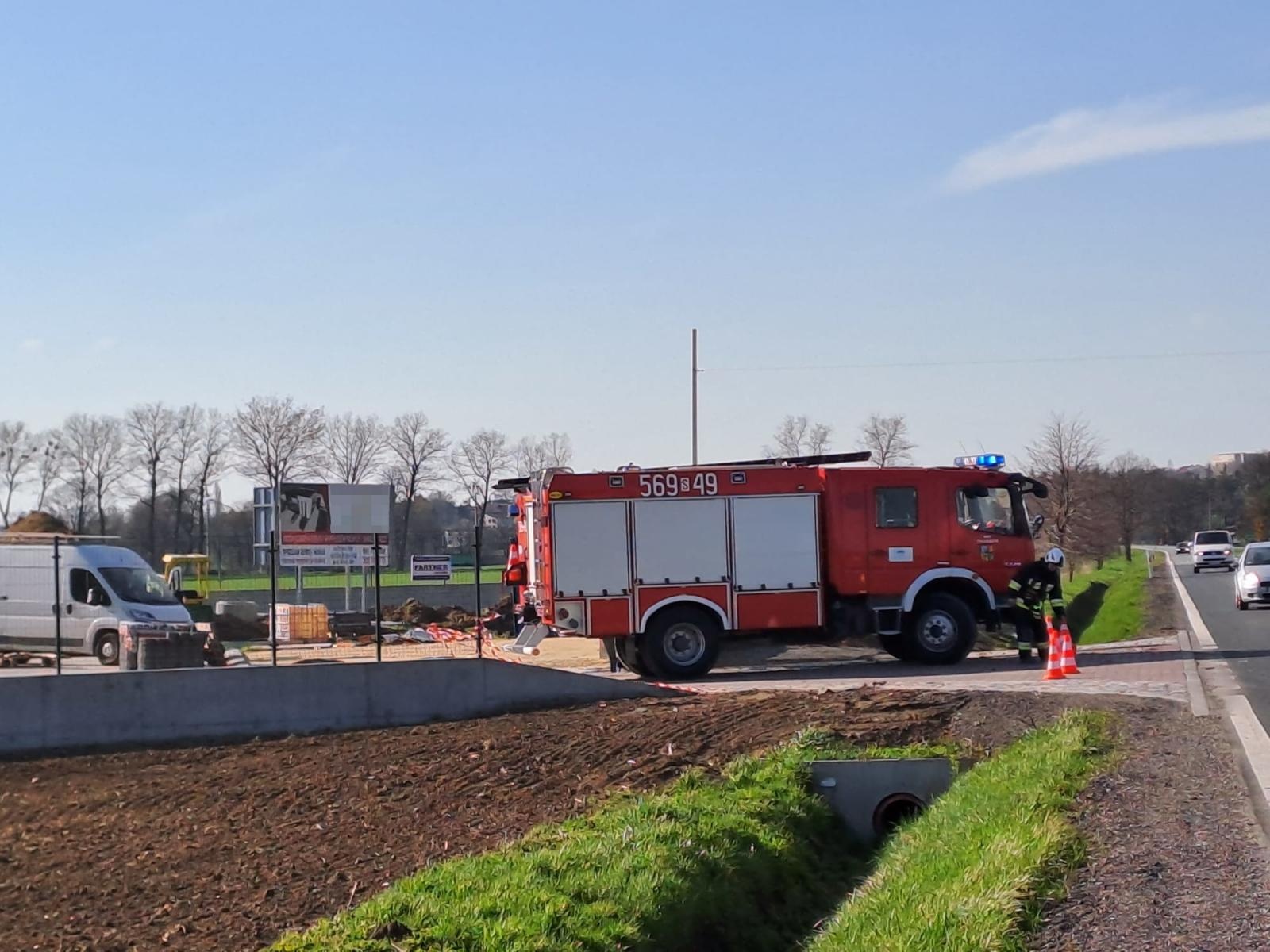 Zdjęcie w galerii na portalu naszraciborz.pl: Upadek z wysokości w Tworkowie. Nie żyje mężczyzna [FOTO i WIDEO] wiadomości z regionu