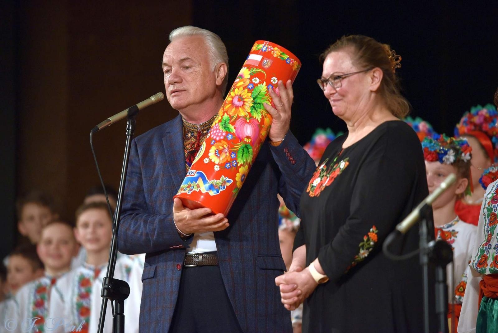 Zdjęcie w galerii na portalu naszraciborz.pl: Ukraiński BARWINOK - niezwykłe widowisko w RCK wiadomości z regionu