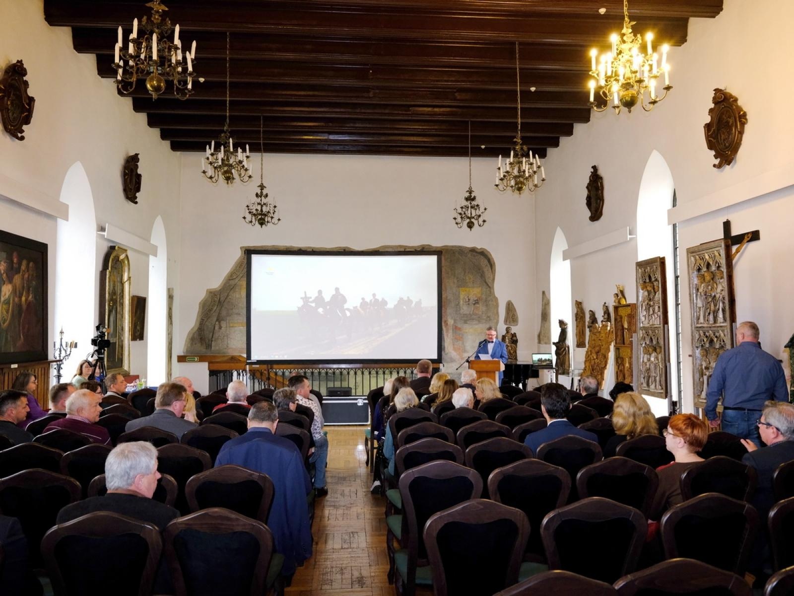 Zdjęcie w galerii na portalu naszraciborz.pl: Konferencja i wystawa. O śląskich zwyczajach w Muzeum wiadomości z regionu
