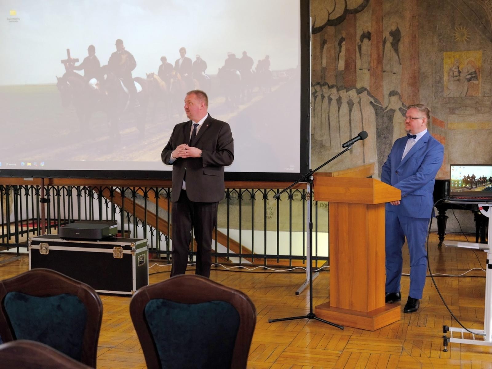 Zdjęcie w galerii na portalu naszraciborz.pl: Konferencja i wystawa. O śląskich zwyczajach w Muzeum wiadomości z regionu