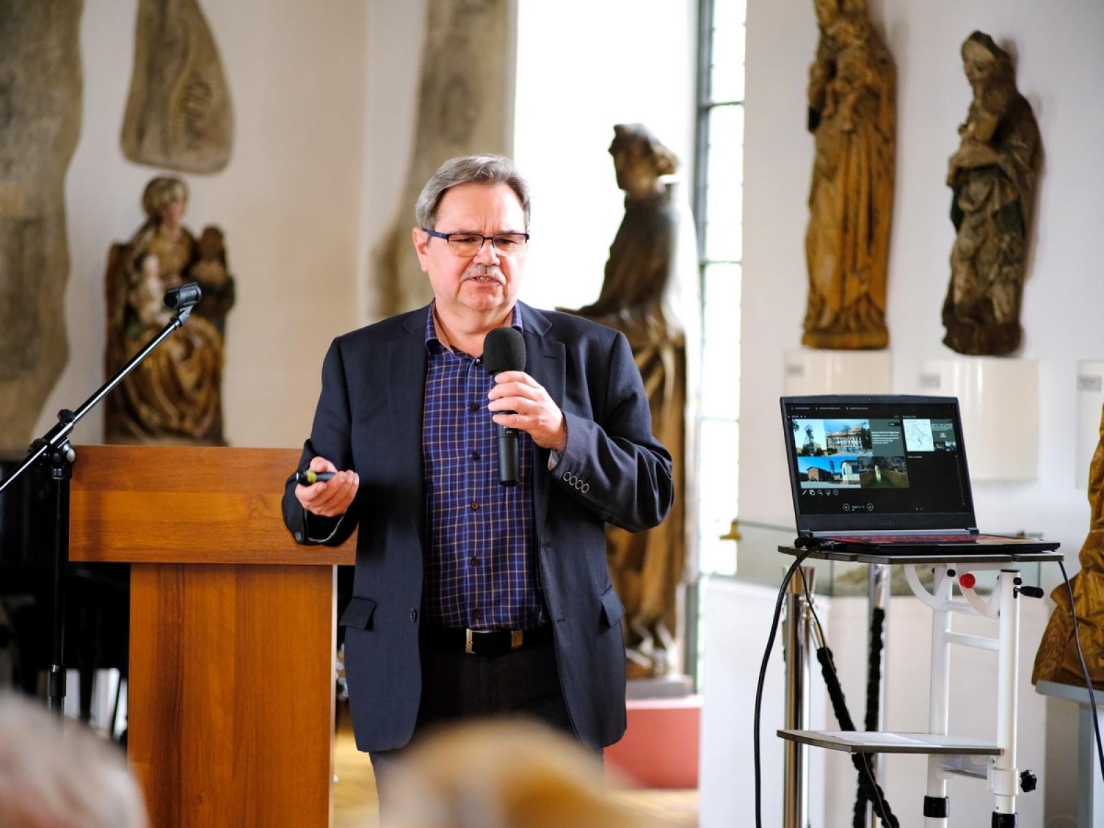 Zdjęcie w galerii na portalu naszraciborz.pl: Konferencja i wystawa. O śląskich zwyczajach w Muzeum wiadomości z regionu