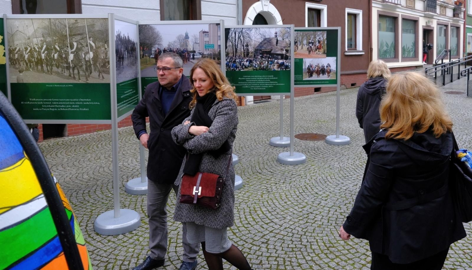 Zdjęcie w galerii na portalu naszraciborz.pl: Konferencja i wystawa. O śląskich zwyczajach w Muzeum wiadomości z regionu