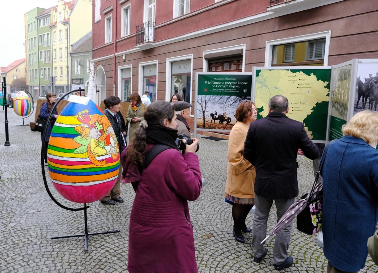 Zdjęcie w galerii na portalu naszraciborz.pl: Konferencja i wystawa. O śląskich zwyczajach w Muzeum wiadomości z regionu