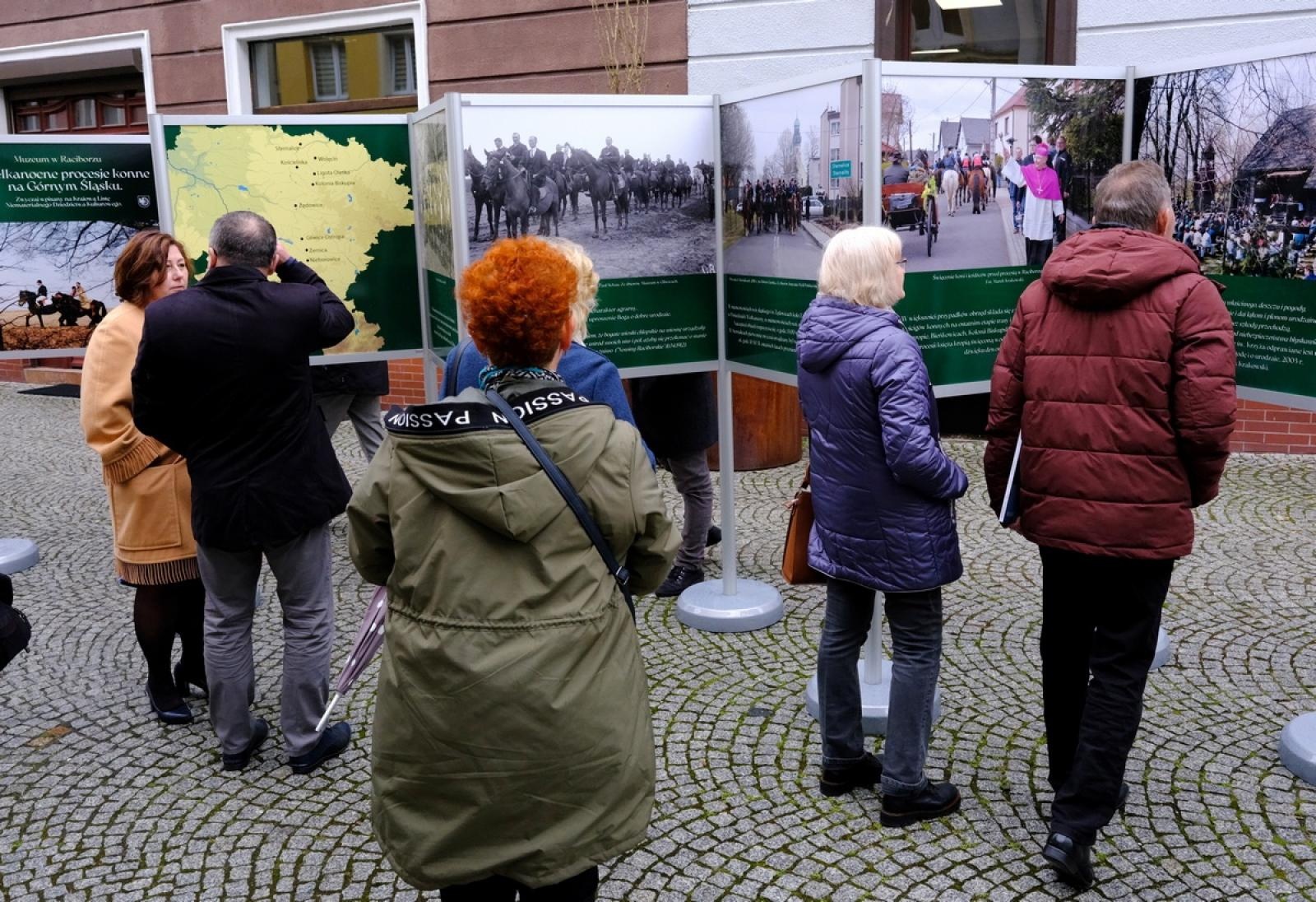 Zdjęcie w galerii na portalu naszraciborz.pl: Konferencja i wystawa. O śląskich zwyczajach w Muzeum wiadomości z regionu