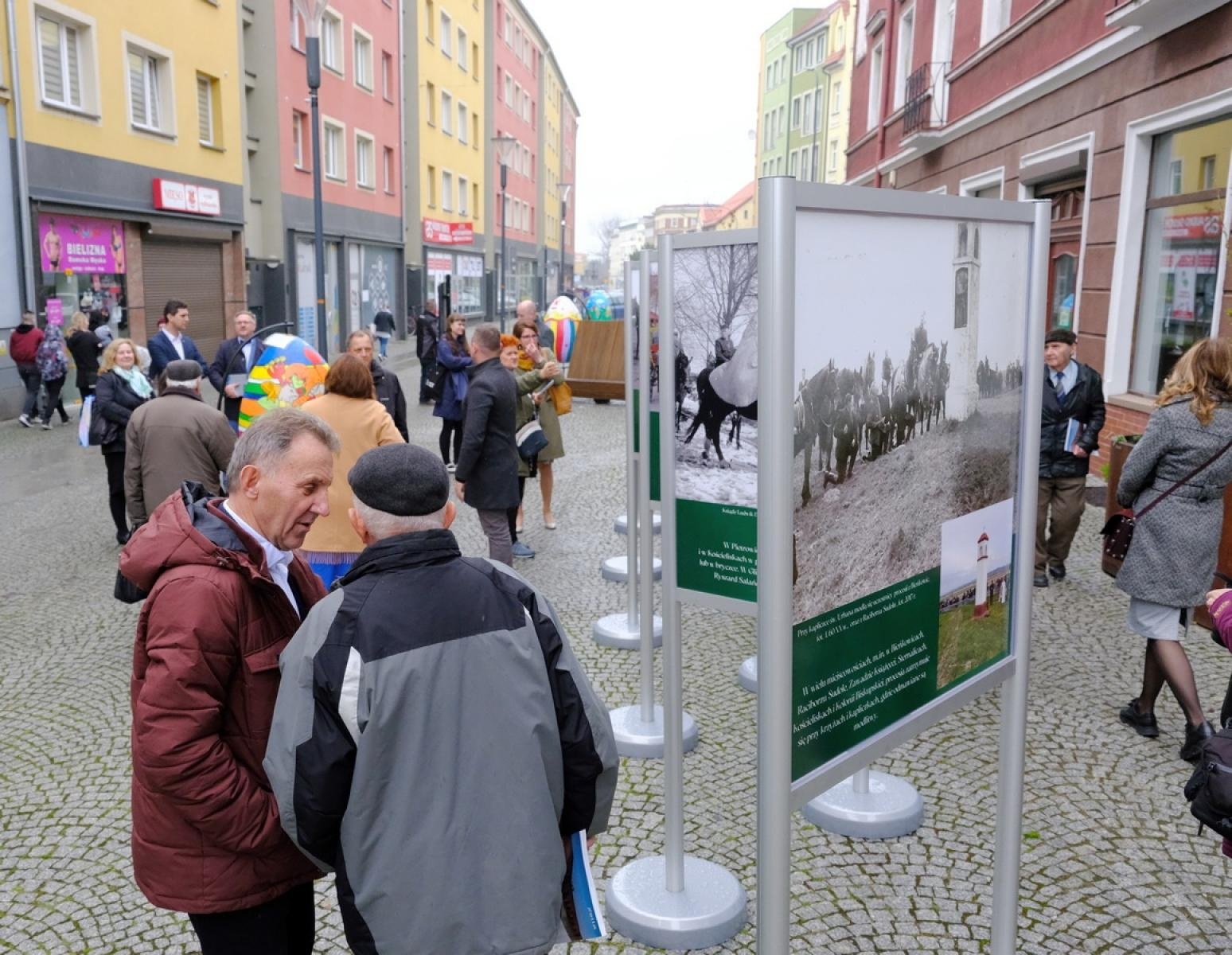 Zdjęcie w galerii na portalu naszraciborz.pl: Konferencja i wystawa. O śląskich zwyczajach w Muzeum wiadomości z regionu