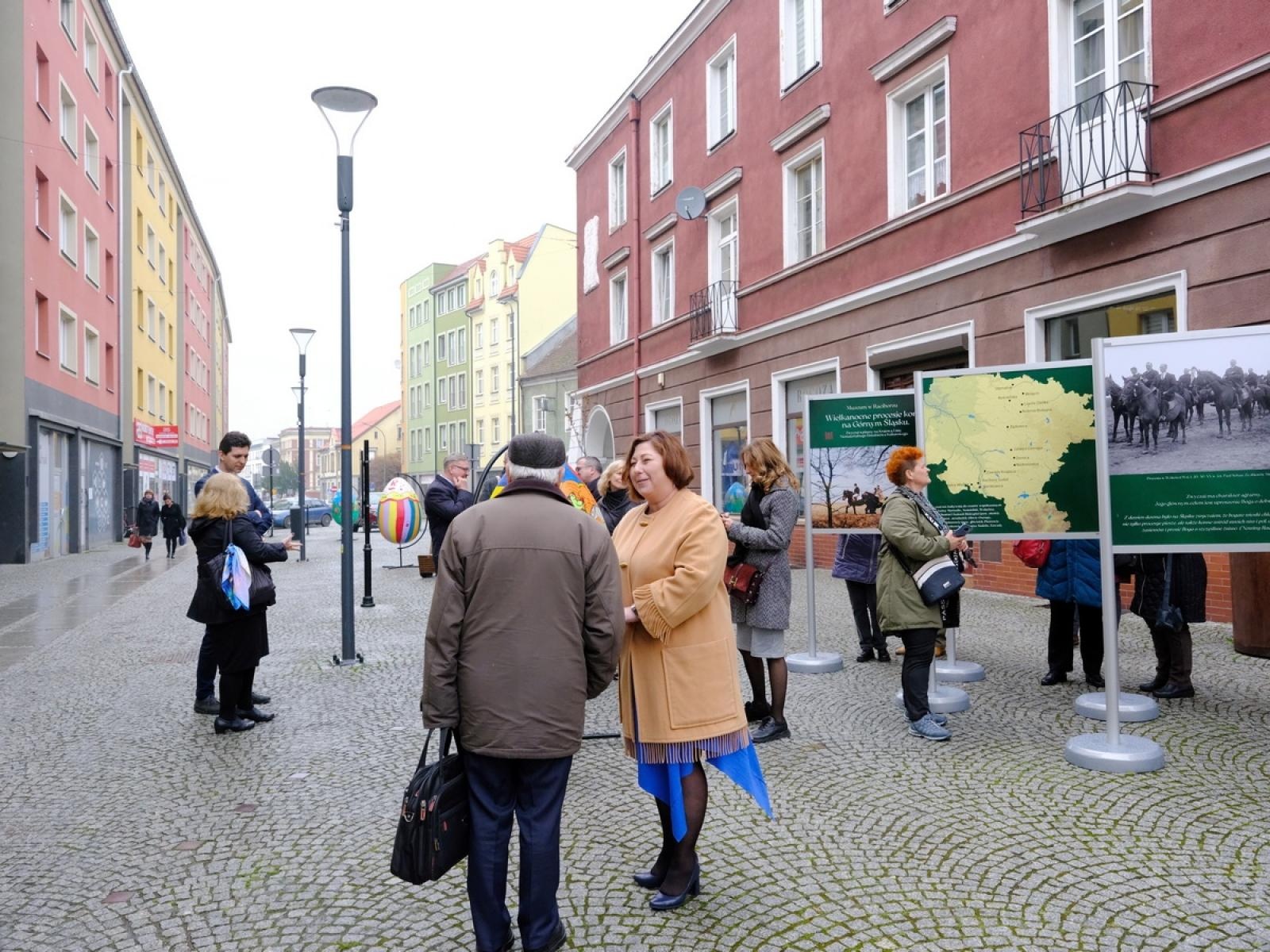 Zdjęcie w galerii na portalu naszraciborz.pl: Konferencja i wystawa. O śląskich zwyczajach w Muzeum wiadomości z regionu