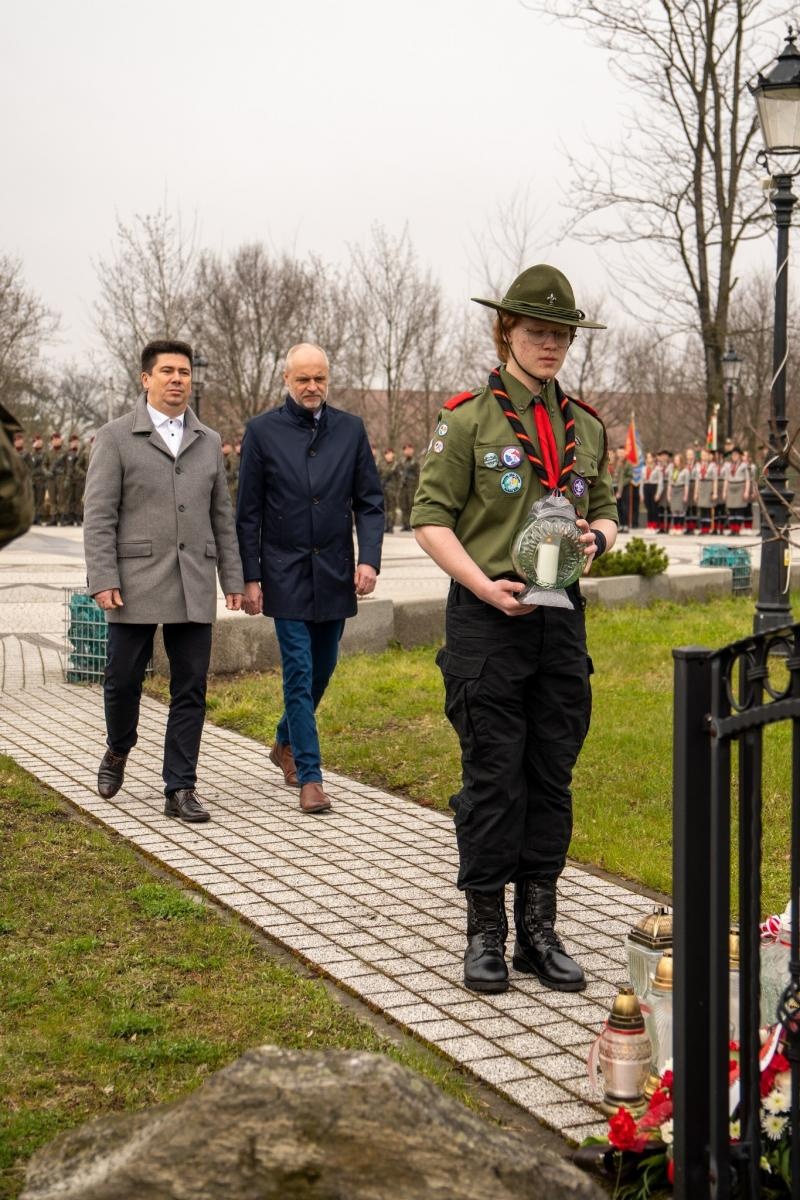 Zdjęcie w galerii na portalu naszraciborz.pl: Pamięć o ofiarach Katynia żywa w Kuźni Raciborskiej  wiadomości z regionu