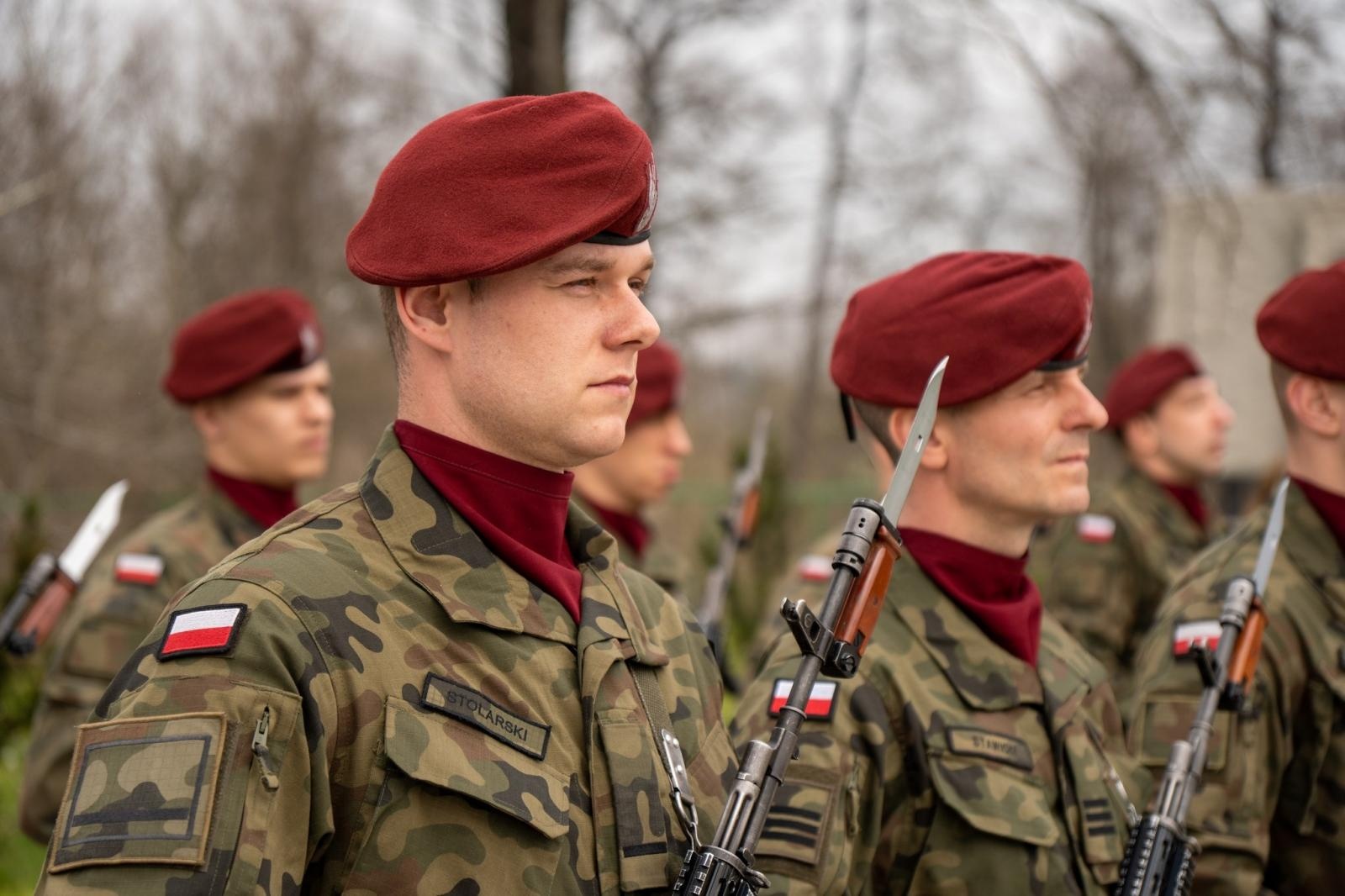 Zdjęcie w galerii na portalu naszraciborz.pl: Pamięć o ofiarach Katynia żywa w Kuźni Raciborskiej  wiadomości z regionu