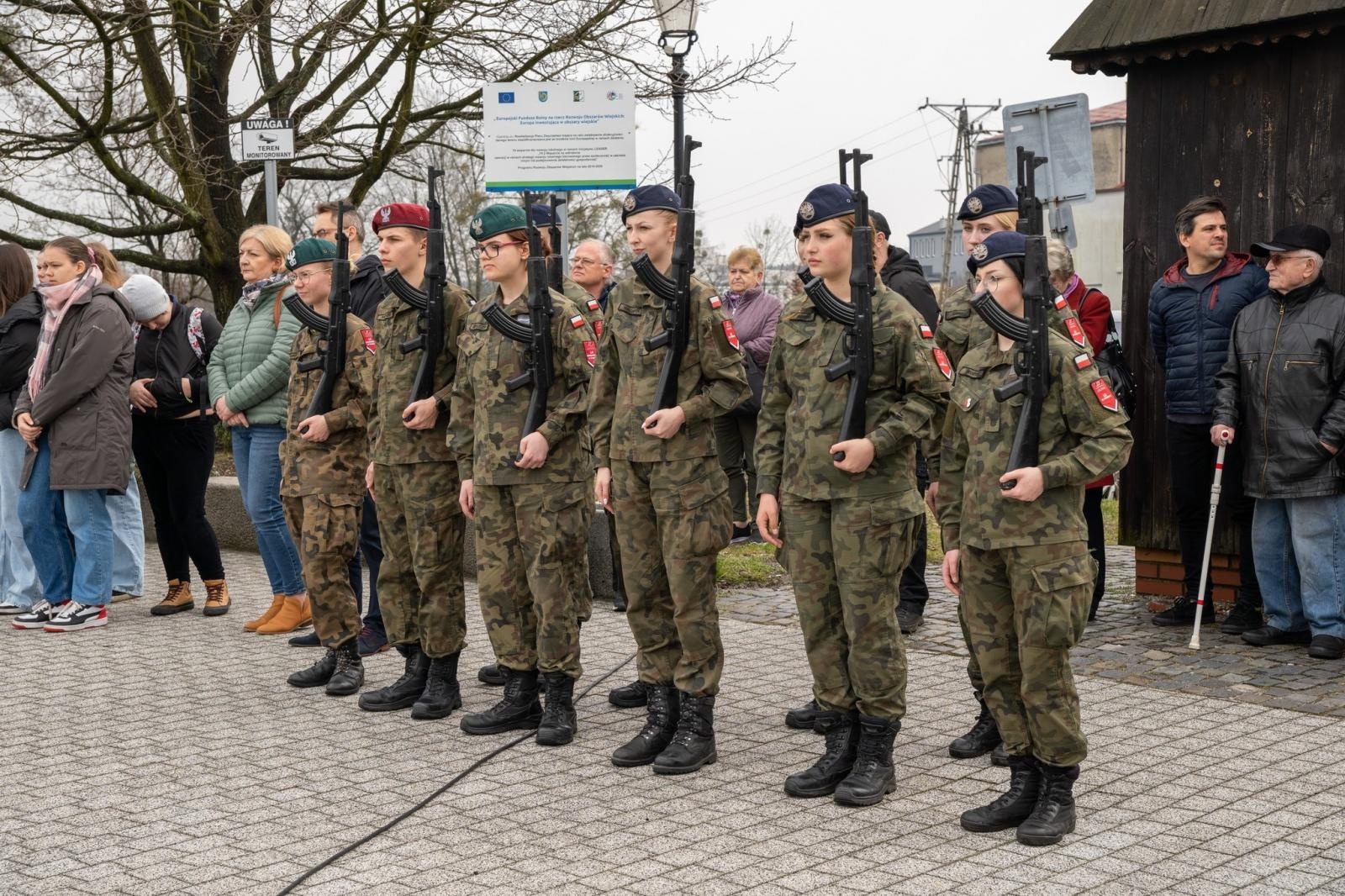 Zdjęcie w galerii na portalu naszraciborz.pl: Pamięć o ofiarach Katynia żywa w Kuźni Raciborskiej  wiadomości z regionu