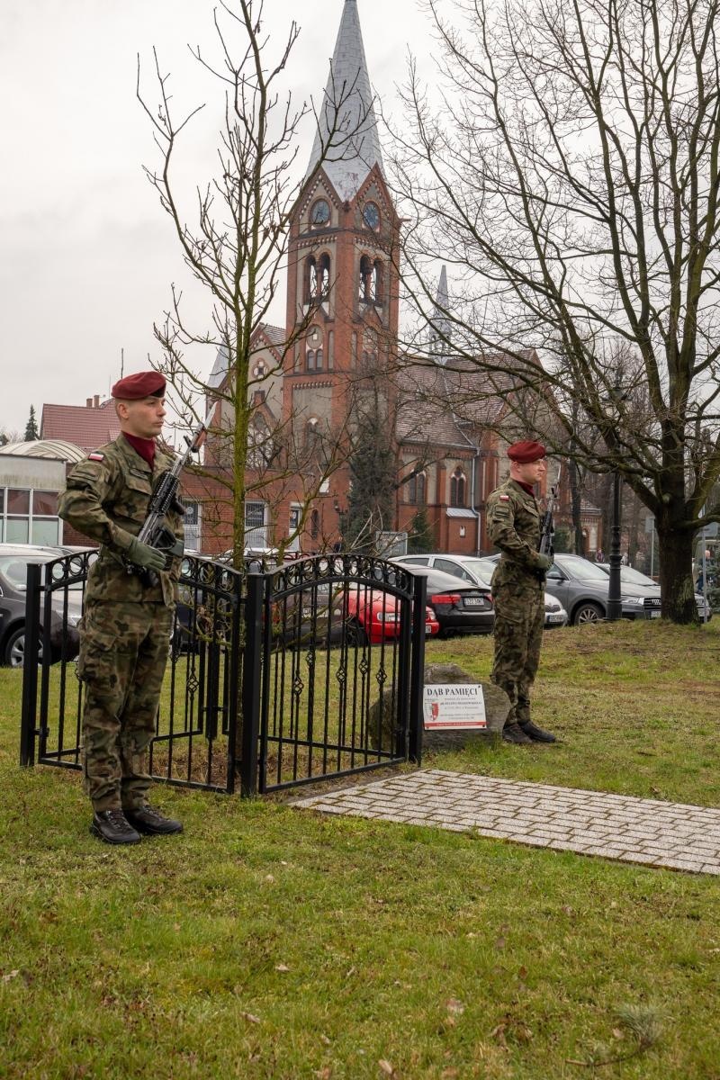 Zdjęcie w galerii na portalu naszraciborz.pl: Pamięć o ofiarach Katynia żywa w Kuźni Raciborskiej  wiadomości z regionu