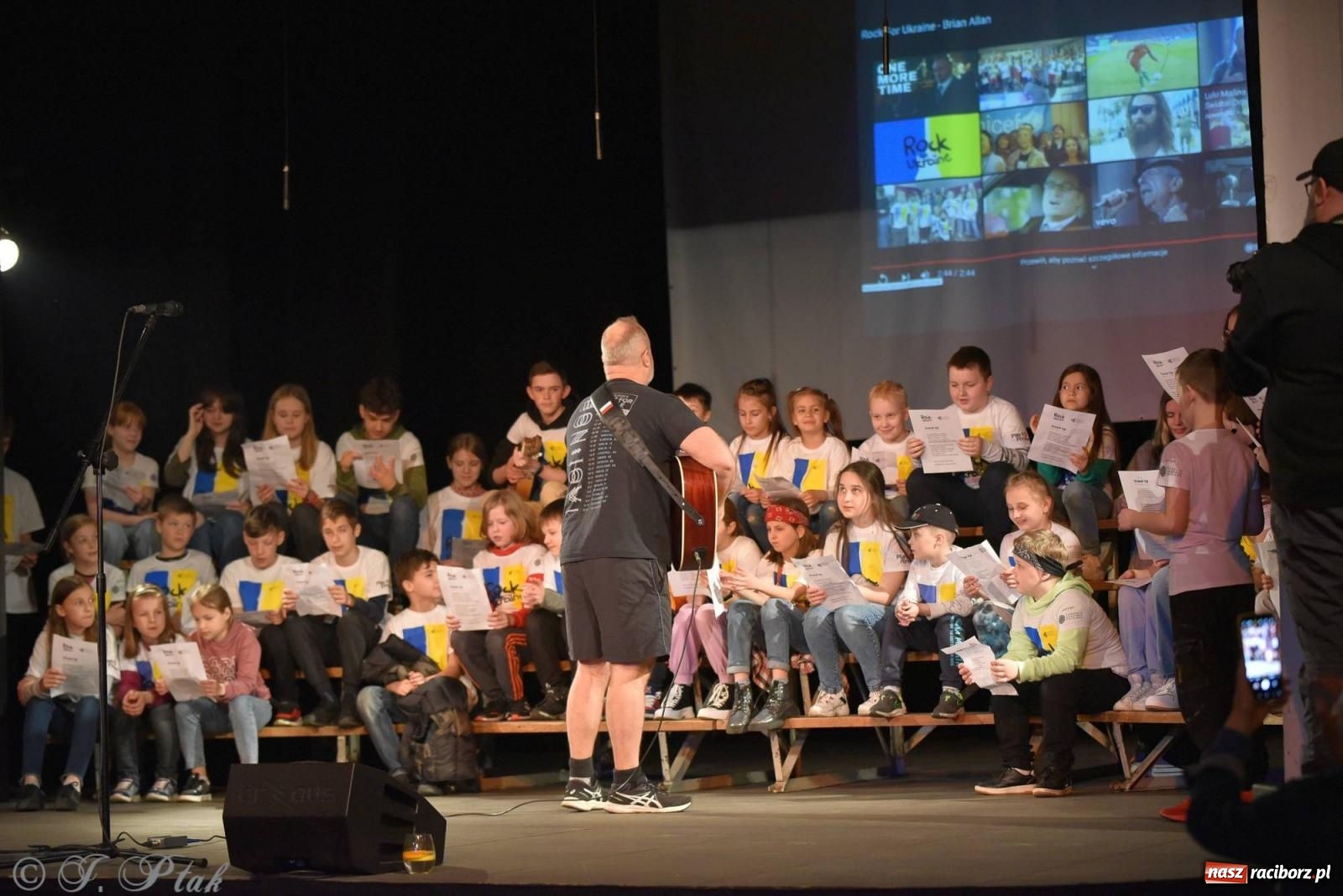 Zdjęcie w galerii na portalu naszraciborz.pl: Rock for Ukraine w Raciborzu [FOTO i WIDEO] wiadomości z regionu