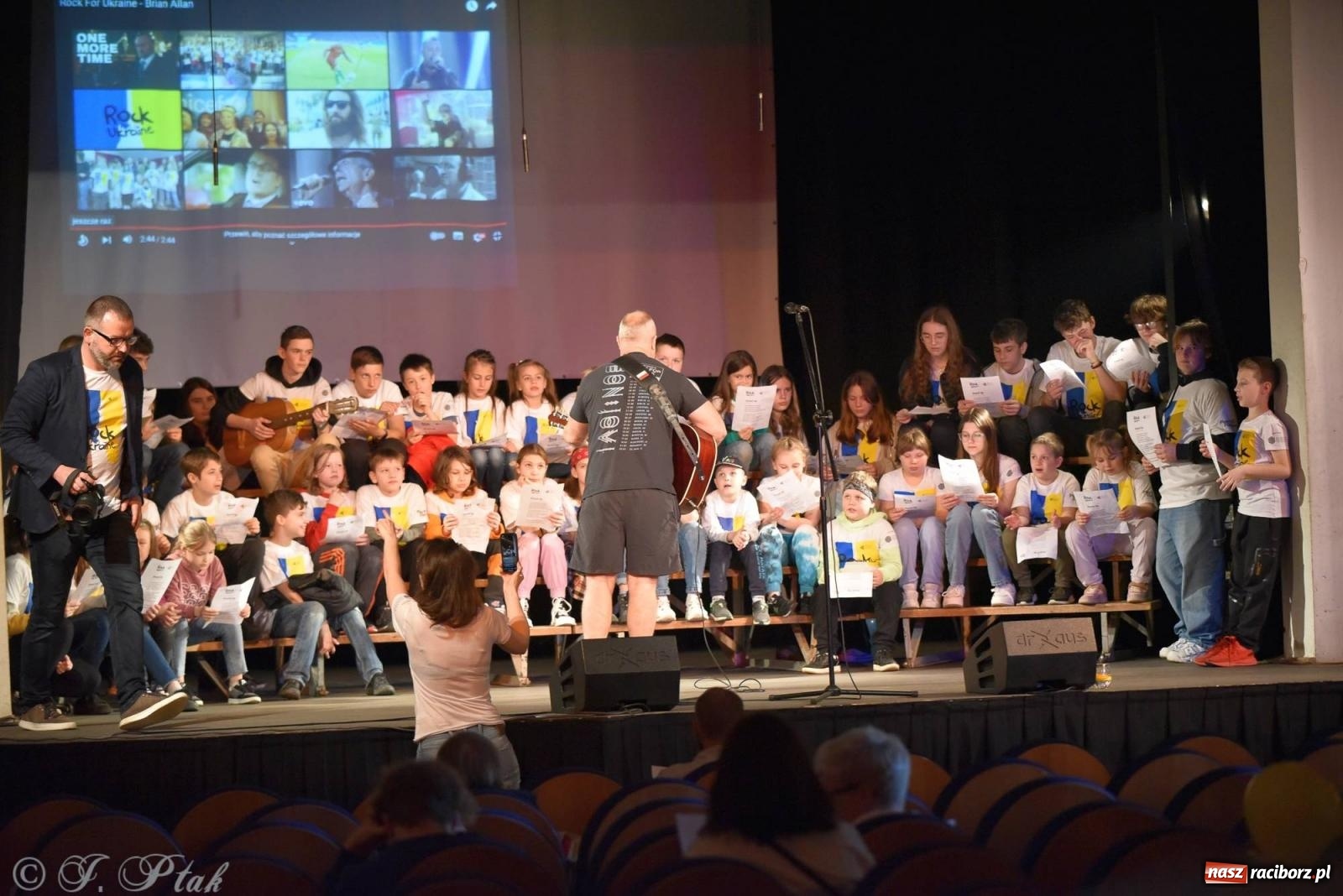 Zdjęcie w galerii na portalu naszraciborz.pl: Rock for Ukraine w Raciborzu [FOTO i WIDEO] wiadomości z regionu