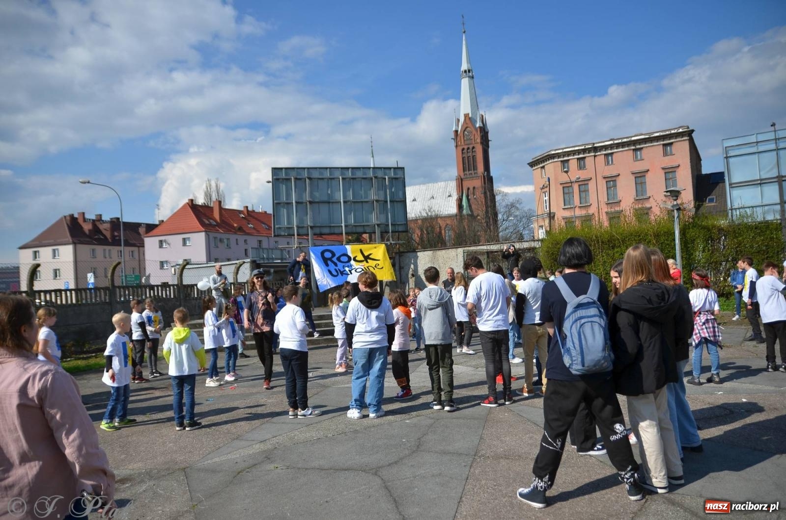 Zdjęcie w galerii na portalu naszraciborz.pl: Rock for Ukraine w Raciborzu [FOTO i WIDEO] wiadomości z regionu