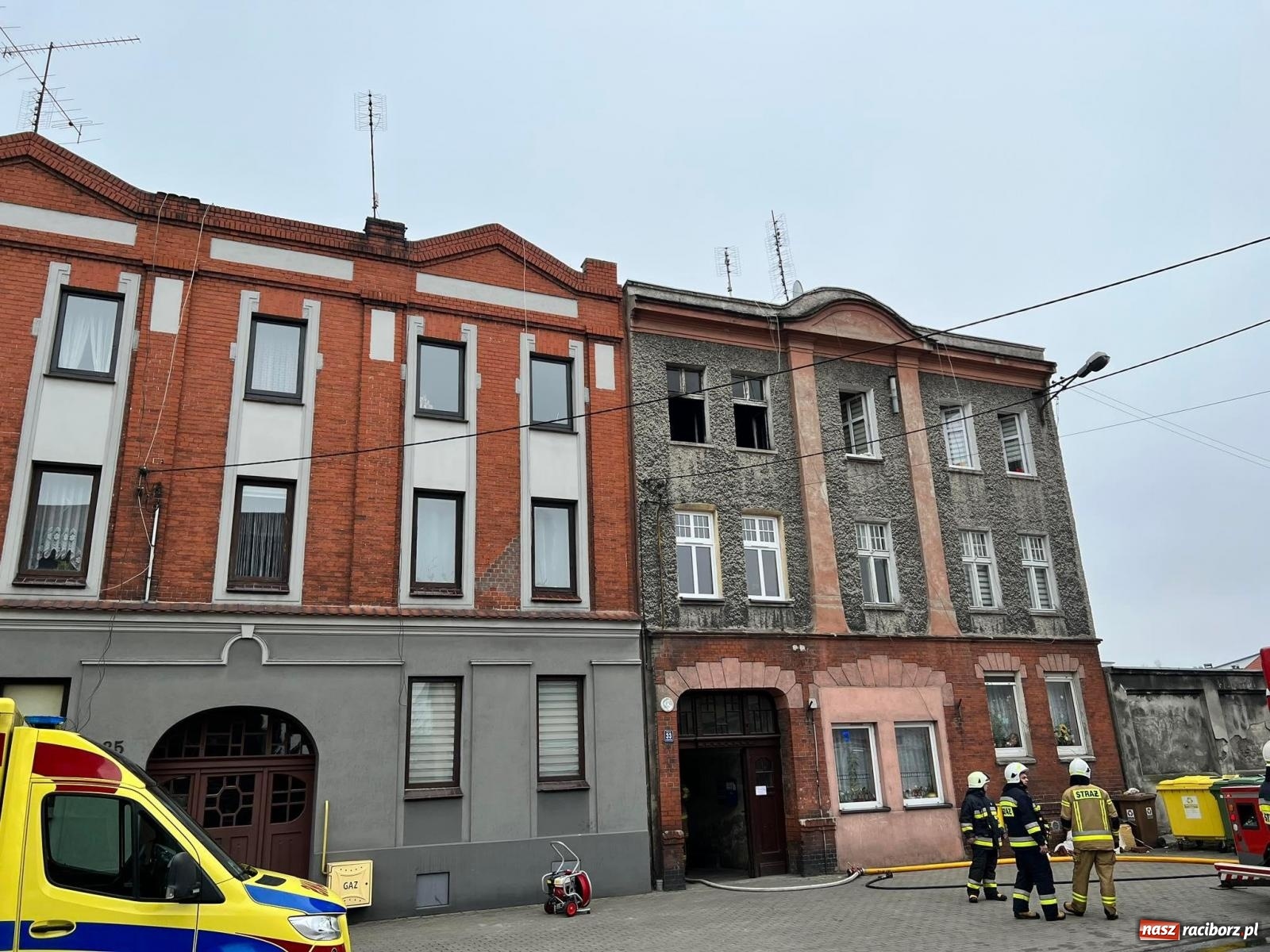 Zdjęcie w galerii na portalu naszraciborz.pl: Pożar mieszkania przy Fabrycznej [FOTO] wiadomości z regionu