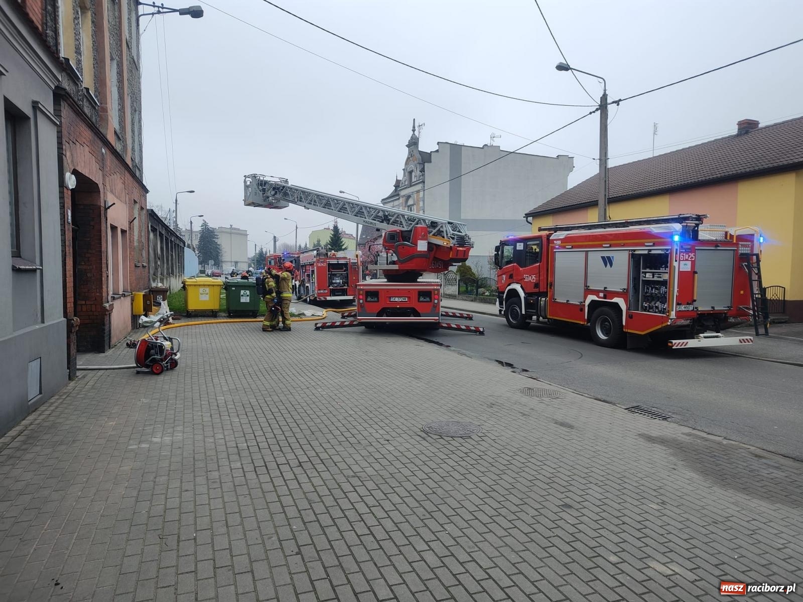 Zdjęcie w galerii na portalu naszraciborz.pl: Pożar mieszkania przy Fabrycznej [FOTO] wiadomości z regionu