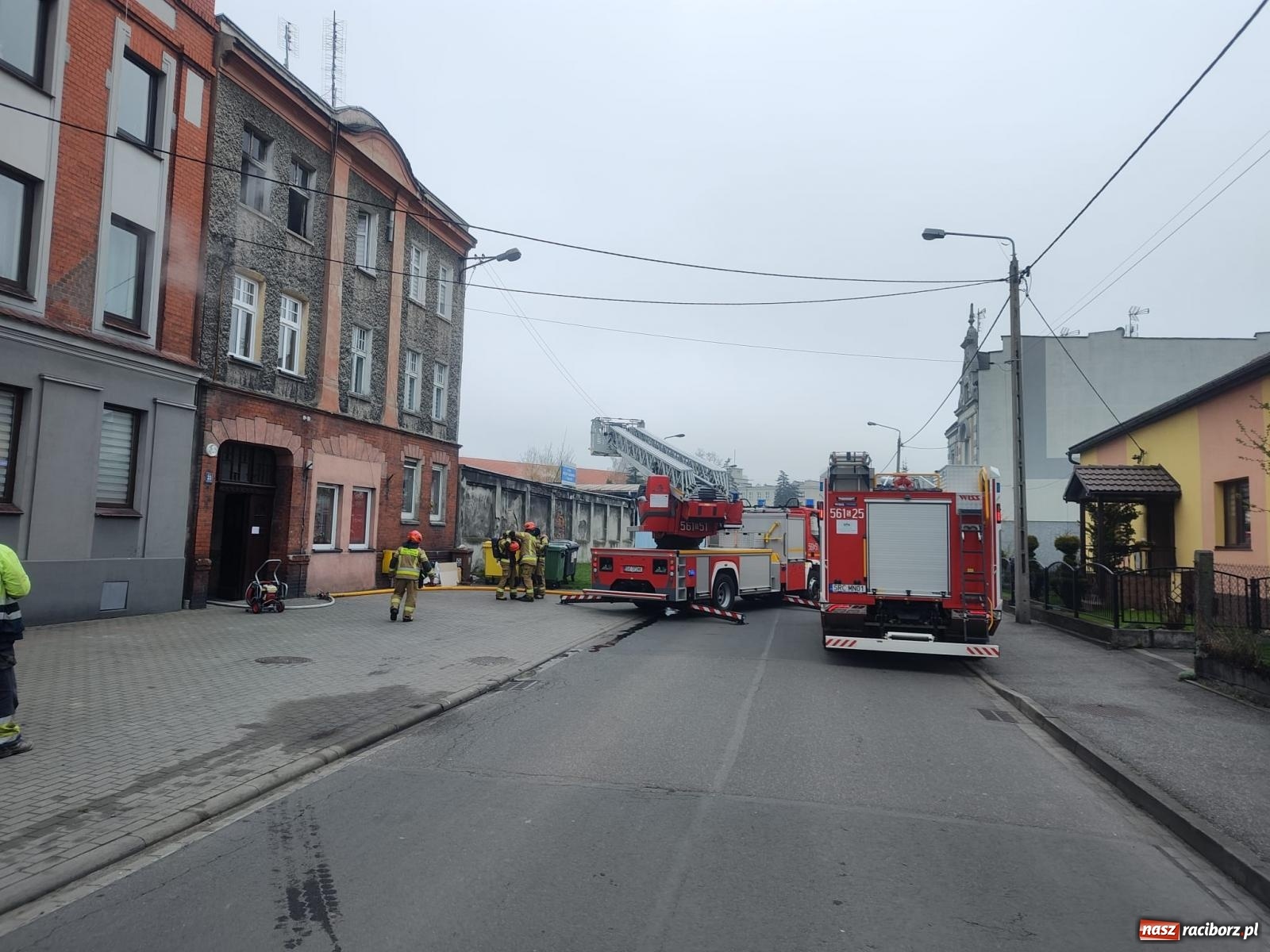 Zdjęcie w galerii na portalu naszraciborz.pl: Pożar mieszkania przy Fabrycznej [FOTO] wiadomości z regionu