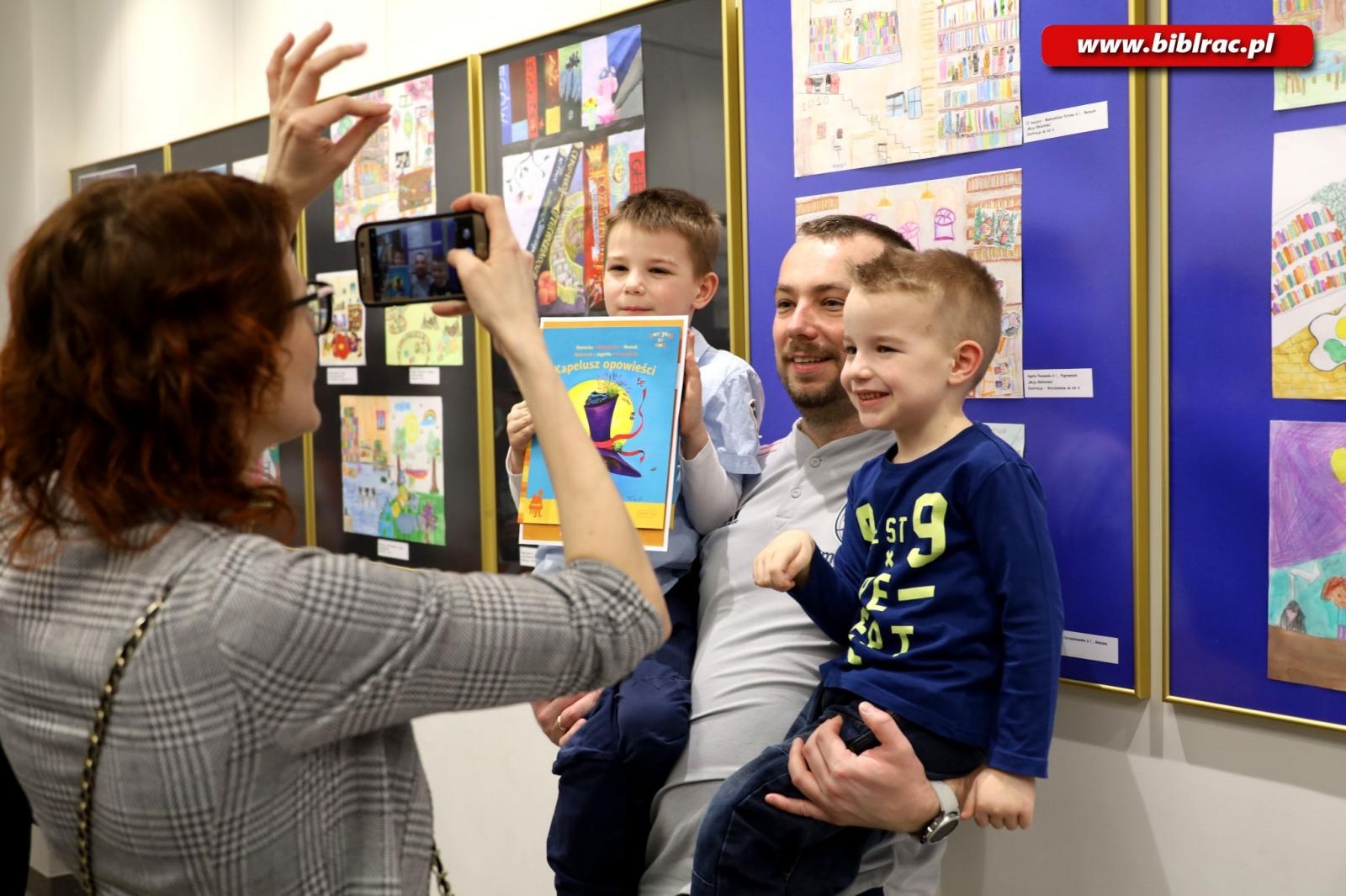 Zdjęcie w galerii na portalu naszraciborz.pl: Moja biblioteka - wyniki ogólnopolskiego konkursu plastycznego wiadomości z regionu