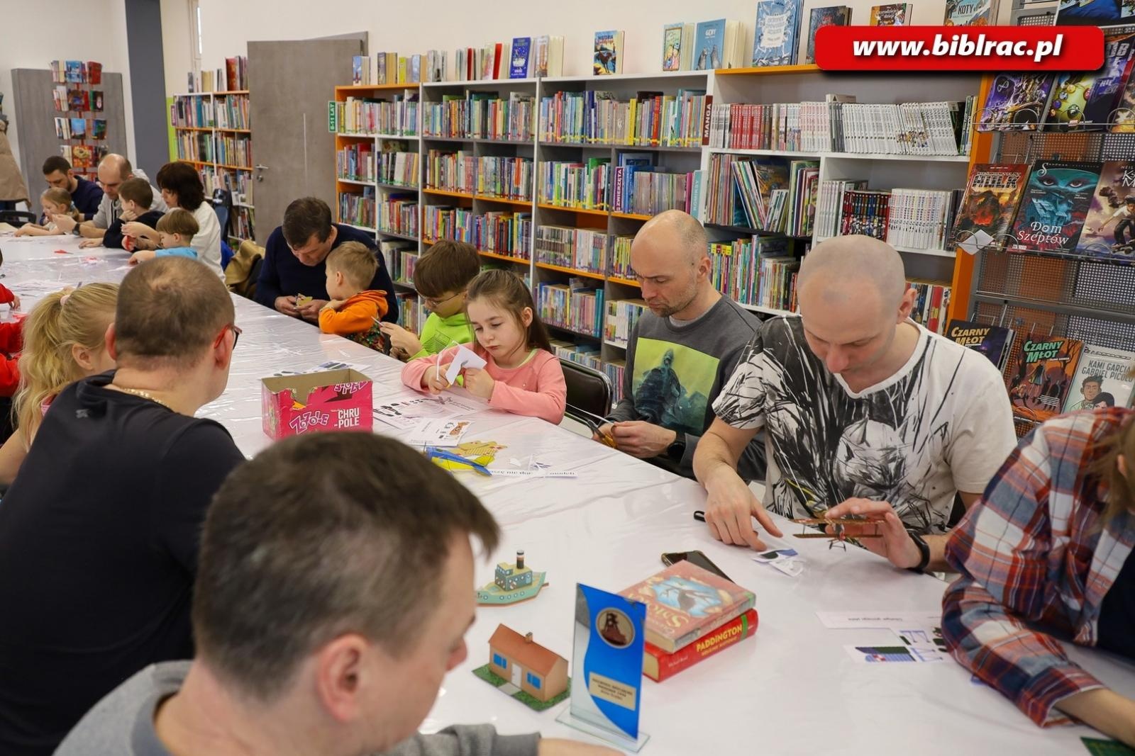 Zdjęcie w galerii na portalu naszraciborz.pl: O pasji modelarstwa w raciborskim klubie ojca wiadomości z regionu