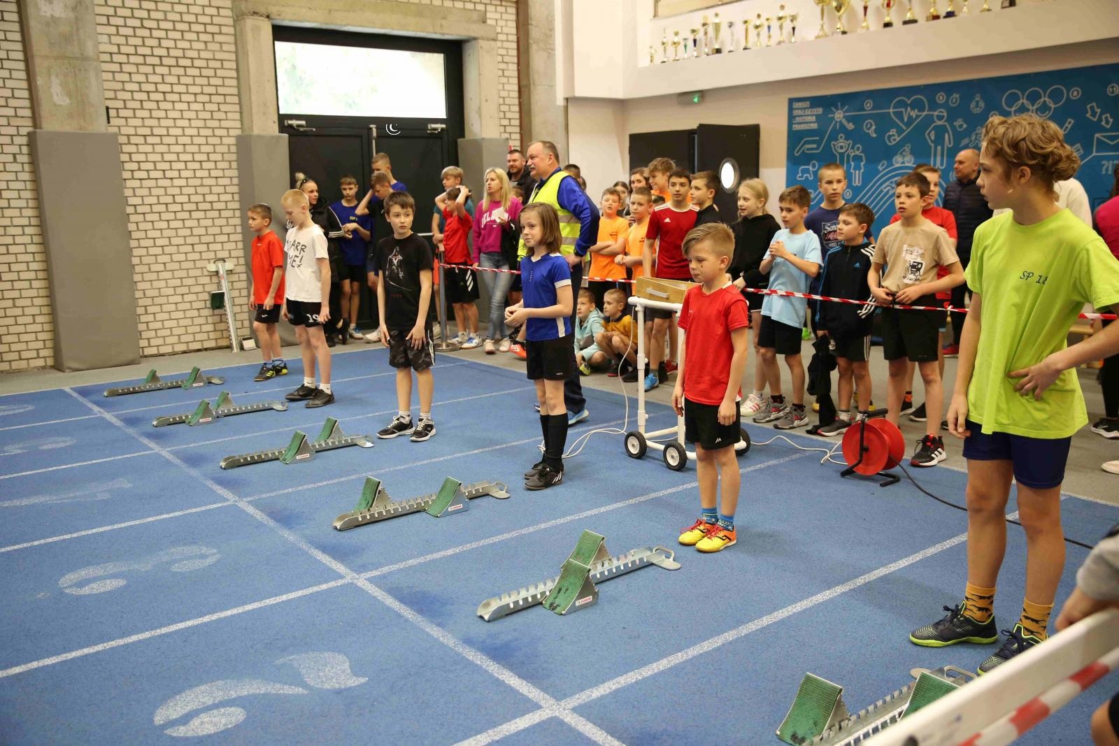 Zdjęcie w galerii na portalu naszraciborz.pl: ZSOMS gospodarzem Halowych Mistrzostw Raciborza w LA [FOTO i WIDEO] wiadomości z regionu