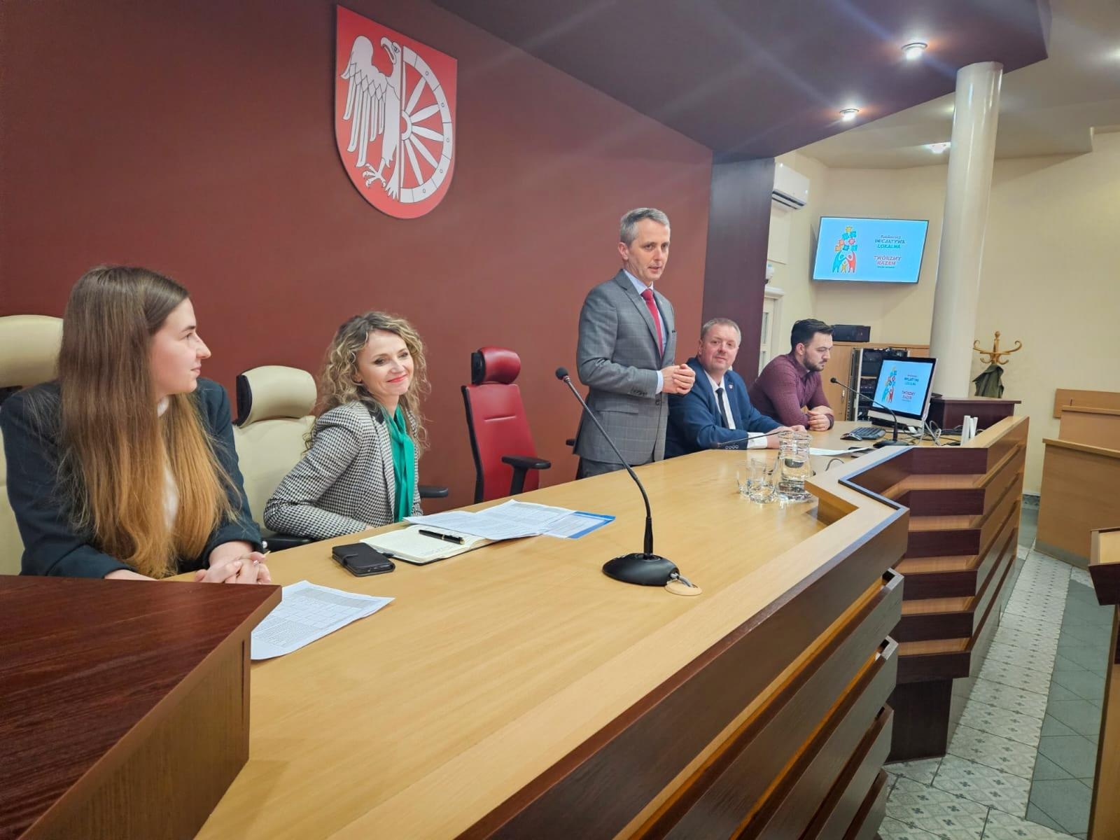 Zdjęcie w galerii na portalu naszraciborz.pl: Umowy na raciborską Inicjatywę Lokalną podpisane wiadomości z regionu