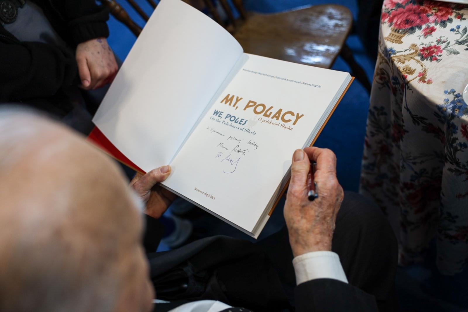 Zdjęcie w galerii na portalu naszraciborz.pl: MY, POLACY! O polskości Śląska. Wystawa na skwerze przy kościele farnym wiadomości z regionu