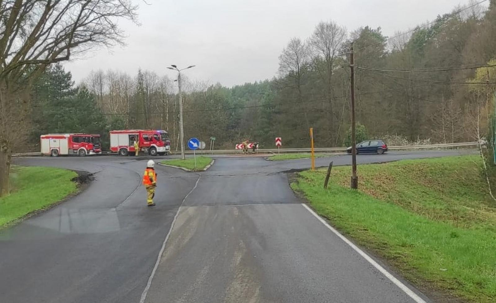 Zdjęcie w galerii na portalu naszraciborz.pl: Nissan i audi zderzyły się w Rudach wiadomości z regionu