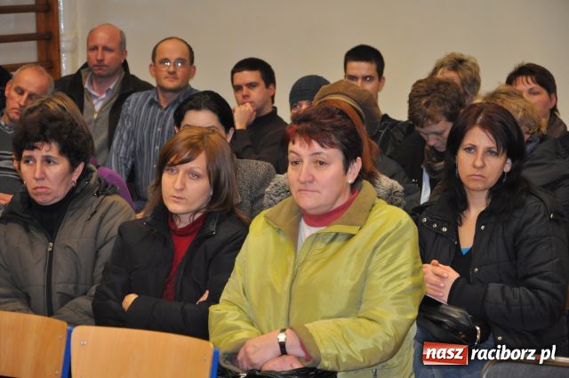 Zdjęcie w galerii na portalu naszraciborz.pl: Chcą remontu szkoły, a nie nauki w SP 6 wiadomości z regionu