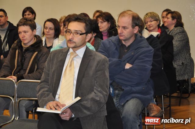 Zdjęcie w galerii na portalu naszraciborz.pl: Chcą remontu szkoły, a nie nauki w SP 6 wiadomości z regionu