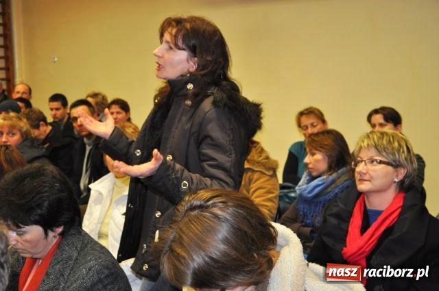 Zdjęcie w galerii na portalu naszraciborz.pl: Chcą remontu szkoły, a nie nauki w SP 6 wiadomości z regionu