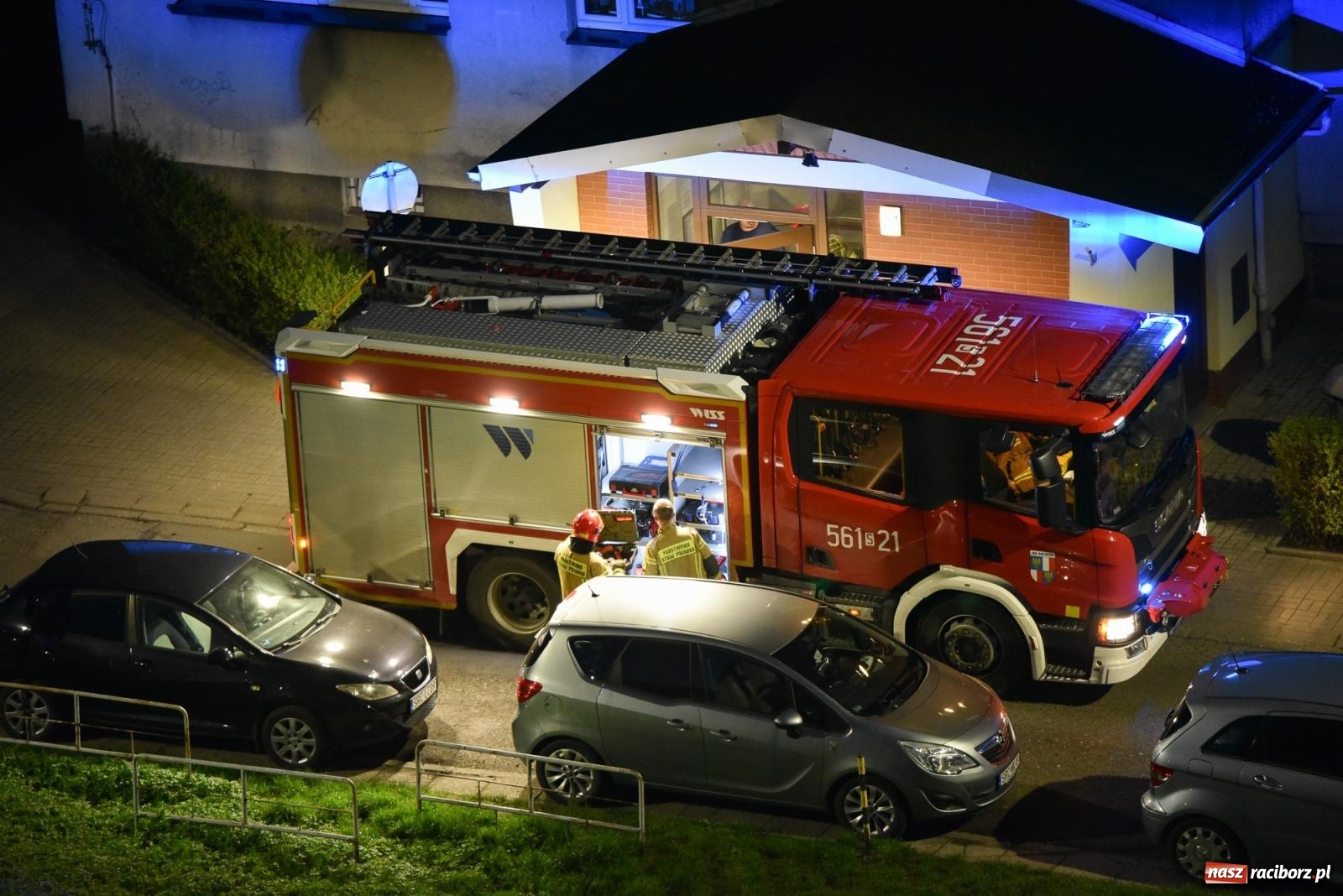 Zdjęcie w galerii na portalu naszraciborz.pl: Na Katowickiej woda lała się z sufitu wiadomości z regionu