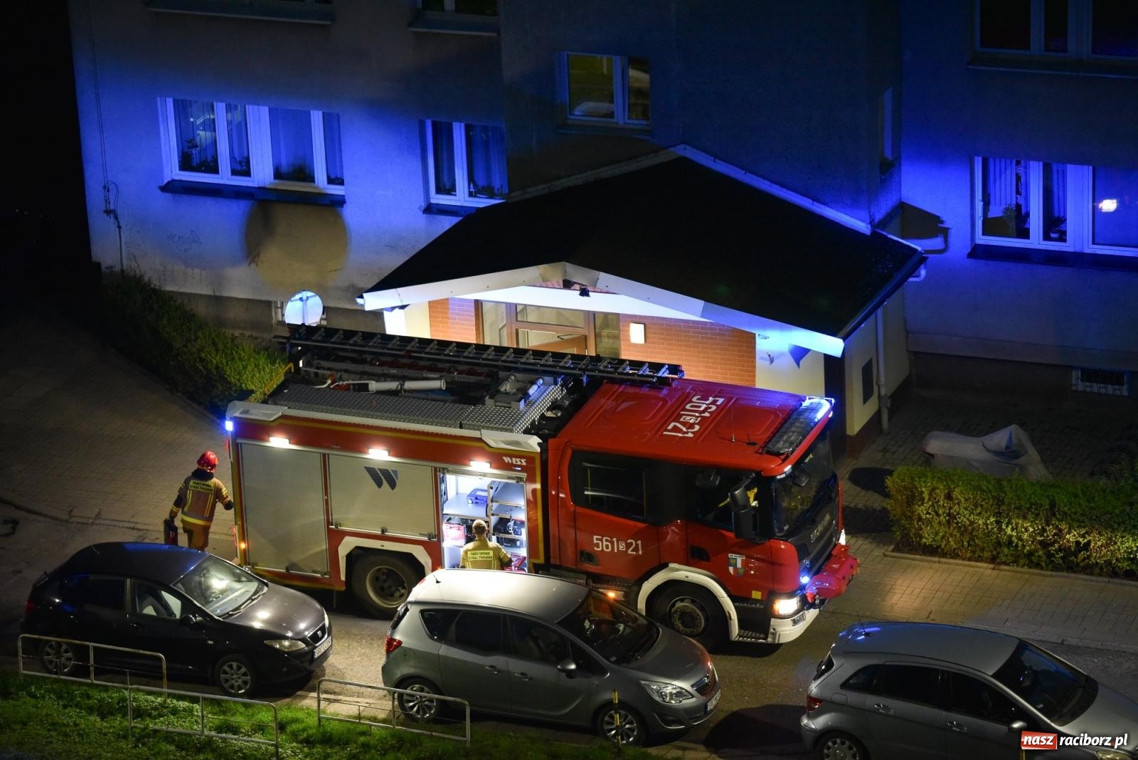 Zdjęcie w galerii na portalu naszraciborz.pl: Na Katowickiej woda lała się z sufitu wiadomości z regionu
