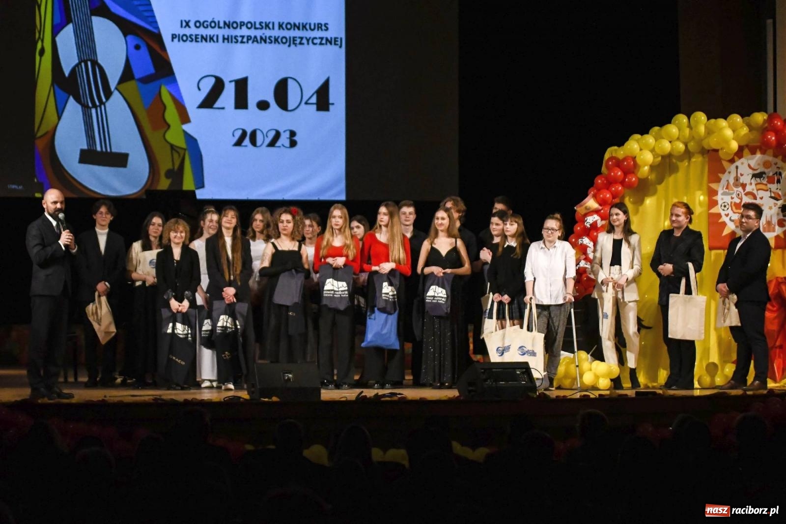 Zdjęcie w galerii na portalu naszraciborz.pl: Zosia Stawicka wygrała konkurs piosenki hiszpańskiej w Raciborzu [FOTO i WIDEO] wiadomości z regionu