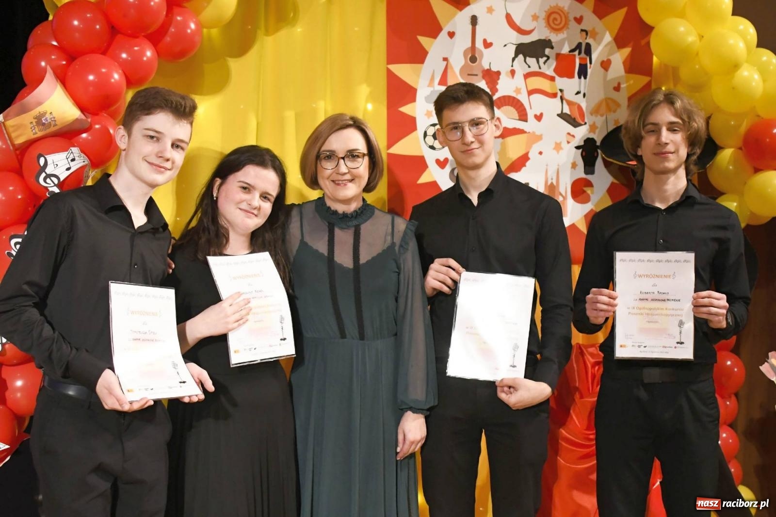 Zdjęcie w galerii na portalu naszraciborz.pl: Zosia Stawicka wygrała konkurs piosenki hiszpańskiej w Raciborzu [FOTO i WIDEO] wiadomości z regionu