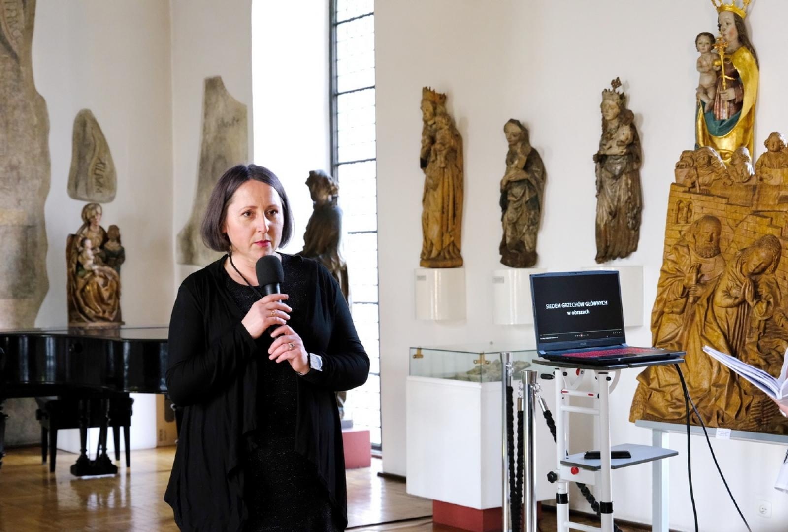 Zdjęcie w galerii na portalu naszraciborz.pl: 7 GRZECHÓW GŁÓWNYCH. Nowa wystawa w Muzeum wiadomości z regionu