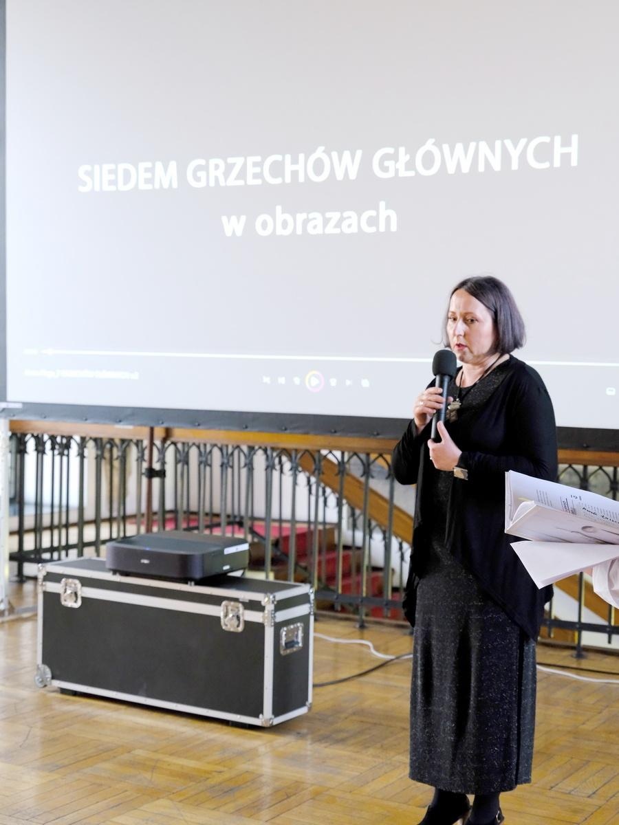 Zdjęcie w galerii na portalu naszraciborz.pl: 7 GRZECHÓW GŁÓWNYCH. Nowa wystawa w Muzeum wiadomości z regionu