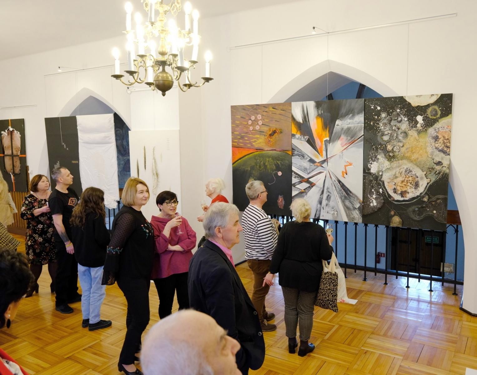 Zdjęcie w galerii na portalu naszraciborz.pl: 7 GRZECHÓW GŁÓWNYCH. Nowa wystawa w Muzeum wiadomości z regionu
