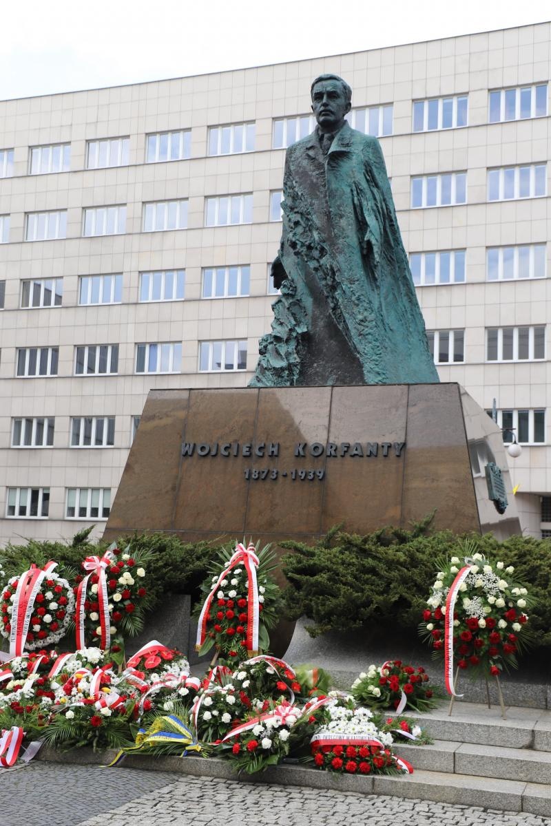 Zdjęcie w galerii na portalu naszraciborz.pl: Obchody 150. rocznicy urodzin Wojciecha Korfantego z udziałem raciborskich pograniczników wiadomości z regionu