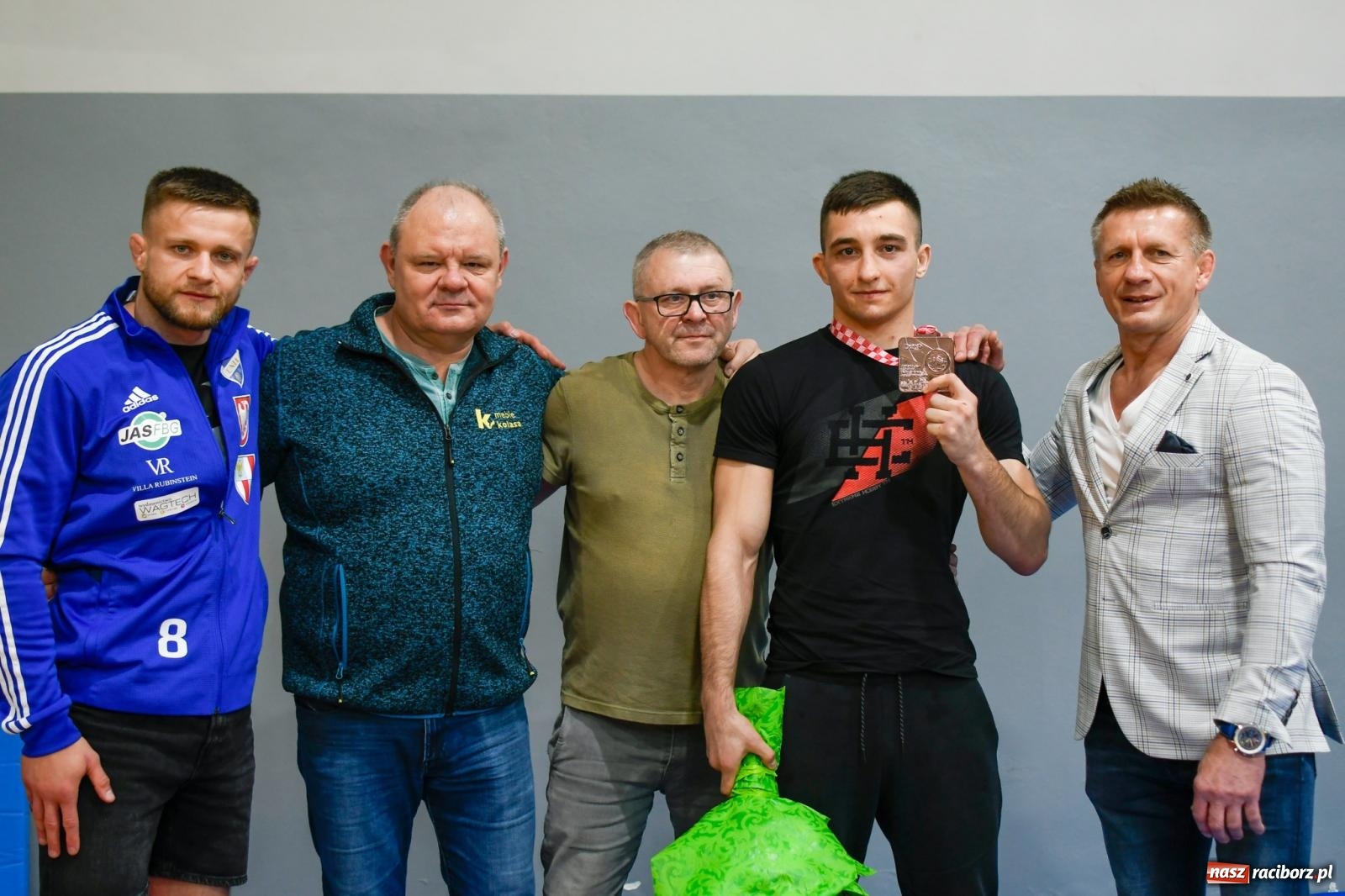 Zdjęcie w galerii na portalu naszraciborz.pl: Czarny wrócił do Raciborza. Owacje przy Staszica [FOTO i WIDEO] wiadomości z regionu