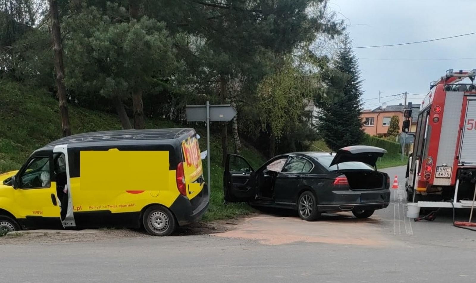 Zdjęcie w galerii na portalu naszraciborz.pl: Zderzenie w Pawłowie. Zawinił kierowca passata [FOTO] wiadomości z regionu