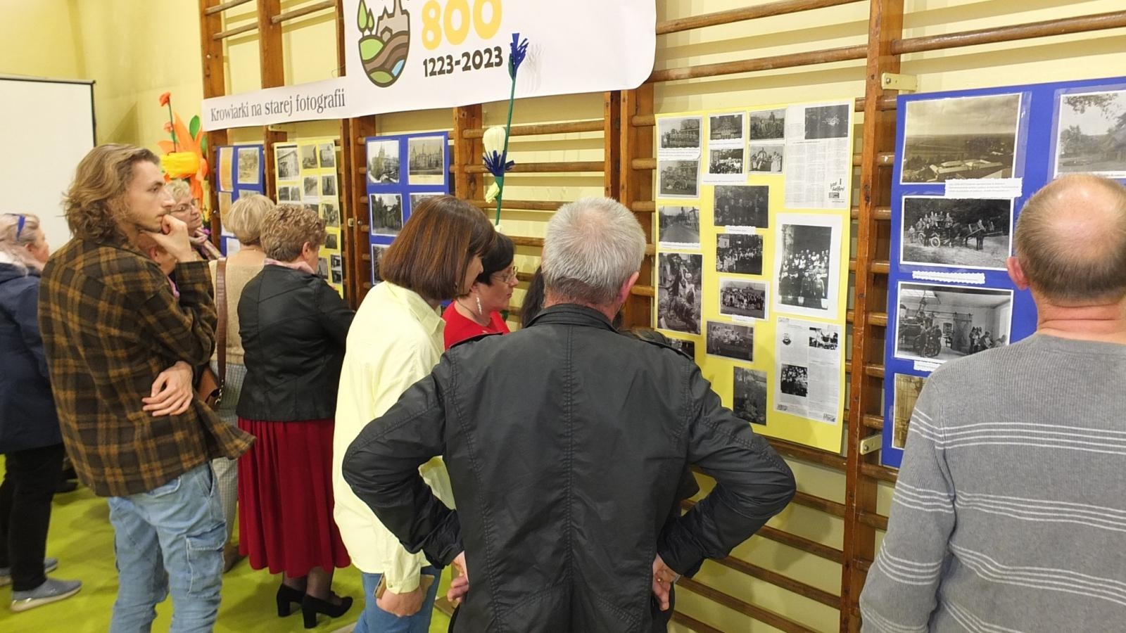 Zdjęcie w galerii na portalu naszraciborz.pl: Spotkanie z historią. Obchody 800-lecia Krowiarek rozpoczęte wiadomości z regionu