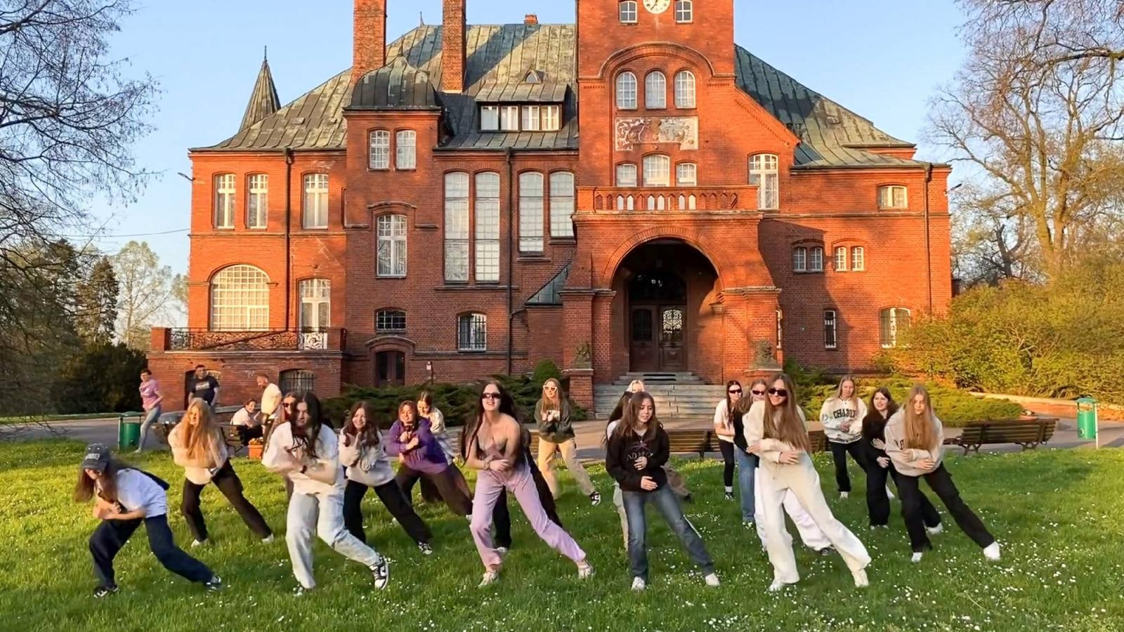 Zdjęcie w galerii na portalu naszraciborz.pl: Mistrzostwa Polski WADF 2023 w Inowrocławiu. Seniorki z grupy Street Dance na podium wiadomości z regionu