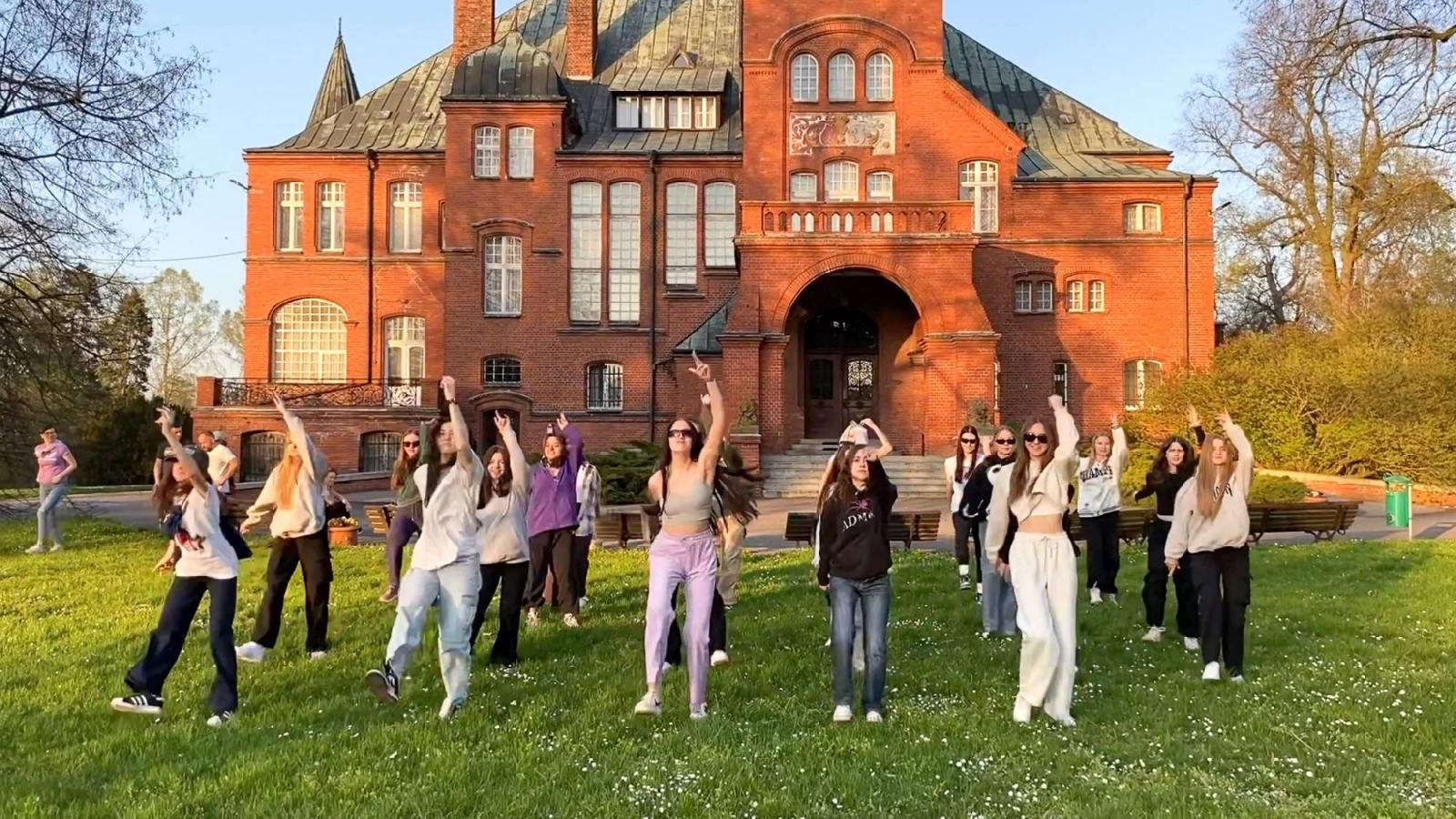 Zdjęcie w galerii na portalu naszraciborz.pl: Mistrzostwa Polski WADF 2023 w Inowrocławiu. Seniorki z grupy Street Dance na podium wiadomości z regionu