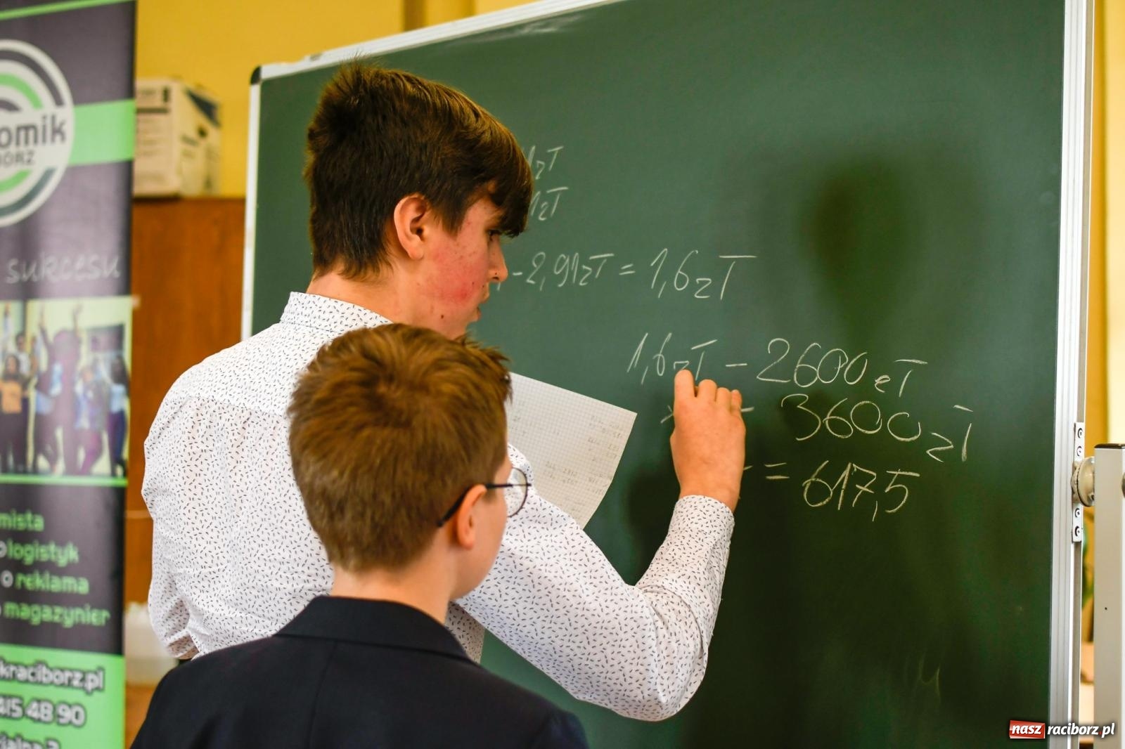 Zdjęcie w galerii na portalu naszraciborz.pl: Ekipa z Pietrowic Wielkich najlepsza w powiatowym konkursie wiedzy ekonomicznej wiadomości z regionu