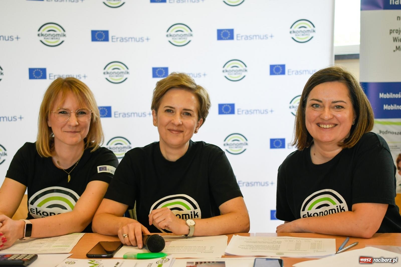 Zdjęcie w galerii na portalu naszraciborz.pl: Ekipa z Pietrowic Wielkich najlepsza w powiatowym konkursie wiedzy ekonomicznej wiadomości z regionu
