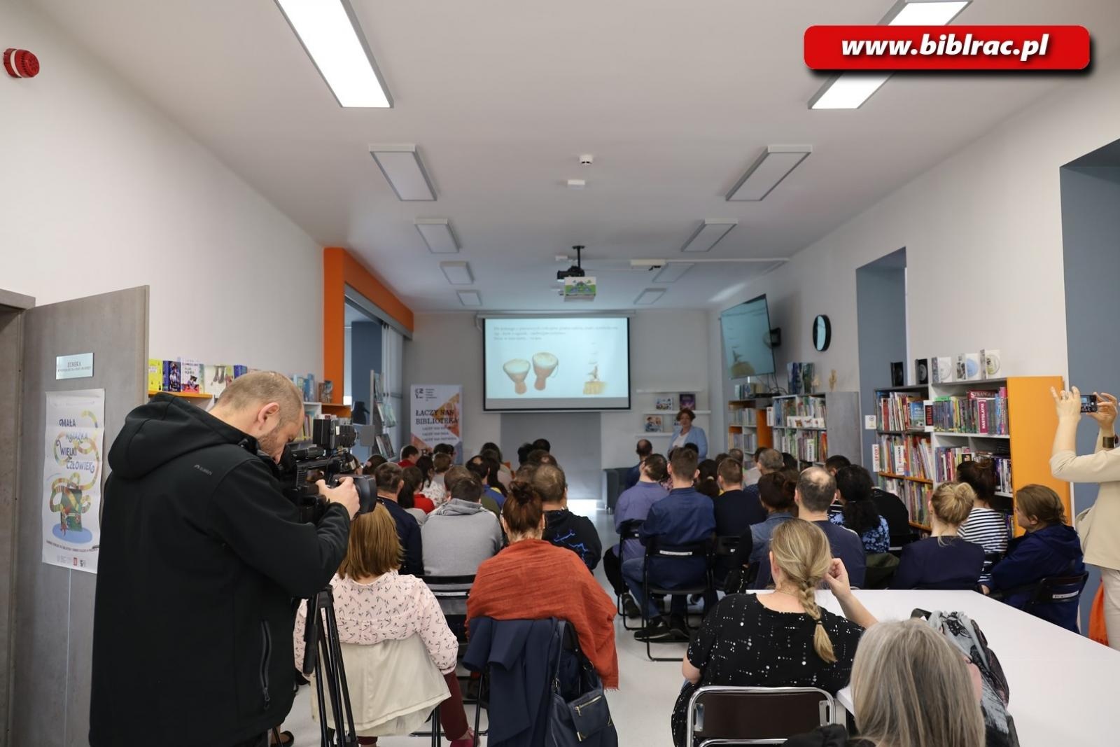 Zdjęcie w galerii na portalu naszraciborz.pl: Od glinianej tabliczki do e-booka [FOTO] wiadomości z regionu