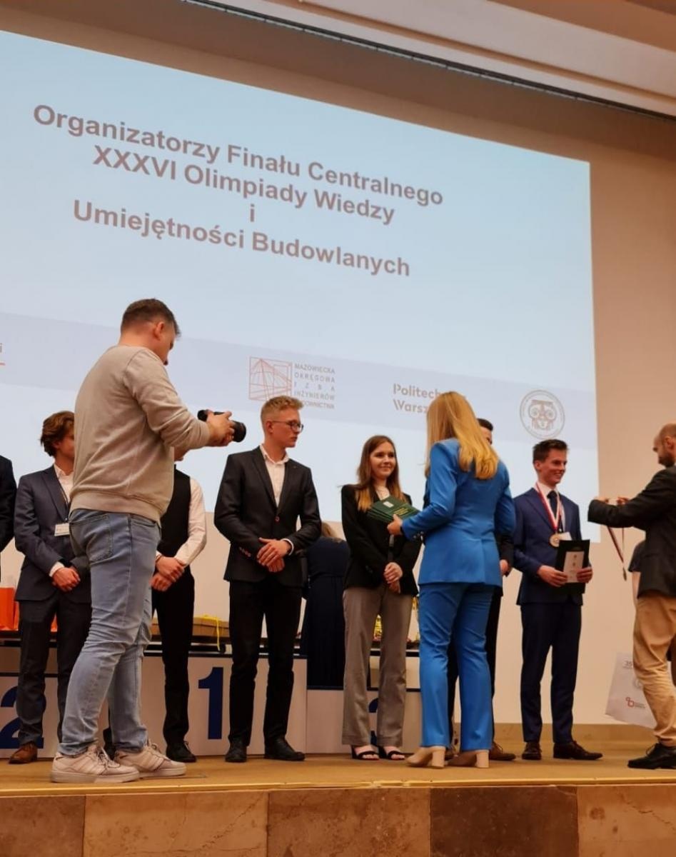 Zdjęcie w galerii na portalu naszraciborz.pl: Tomasz Wiatrowicz i Angelika Ryszka z CKZiU nr 1 w Raciborzu zostali laureatami OWiUB wiadomości z regionu