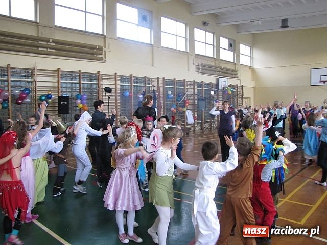 Zdjęcie w galerii na portalu naszraciborz.pl: Karnawał w SP 15 wiadomości z regionu
